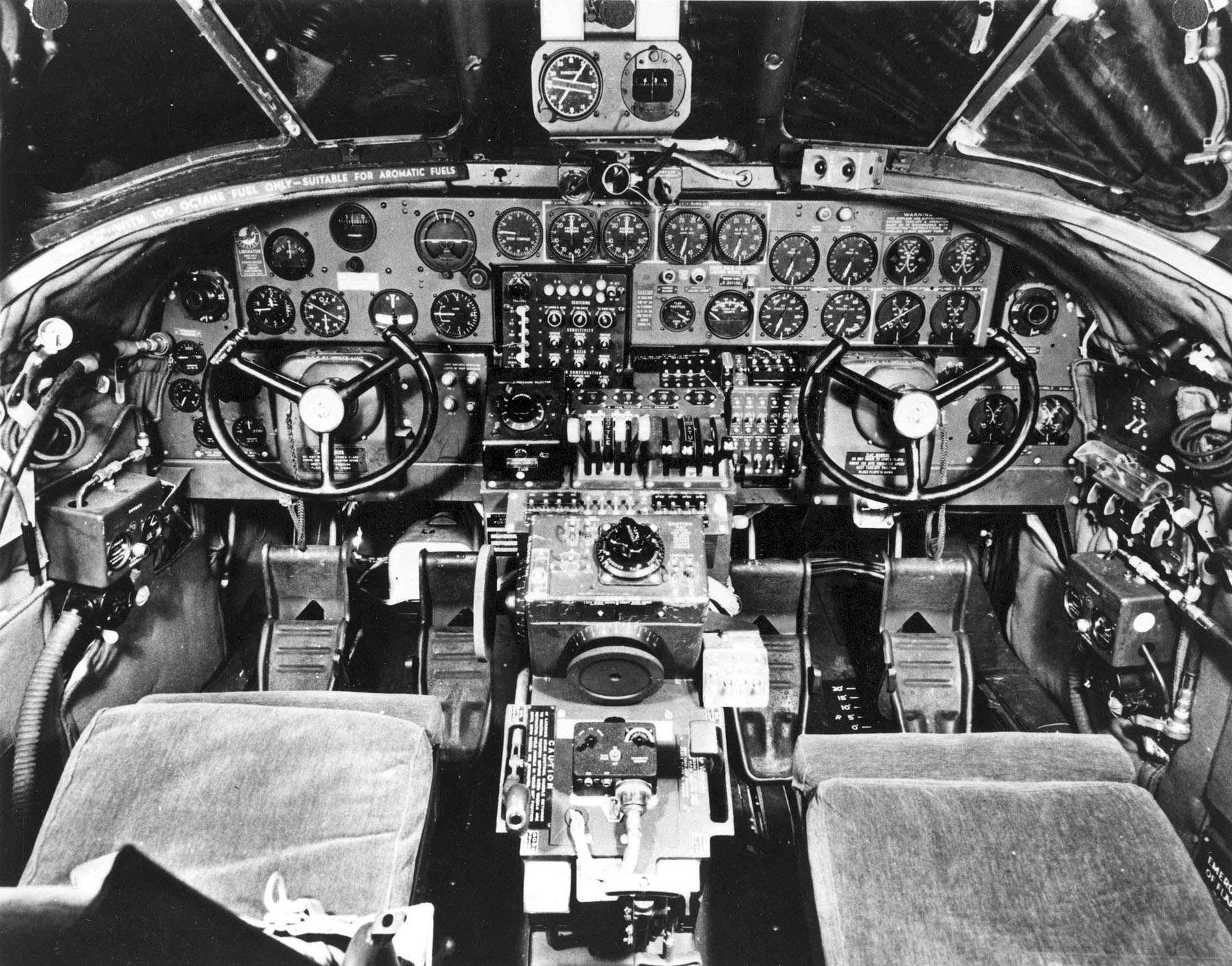 Cabina de mando de un B-24 Liberator