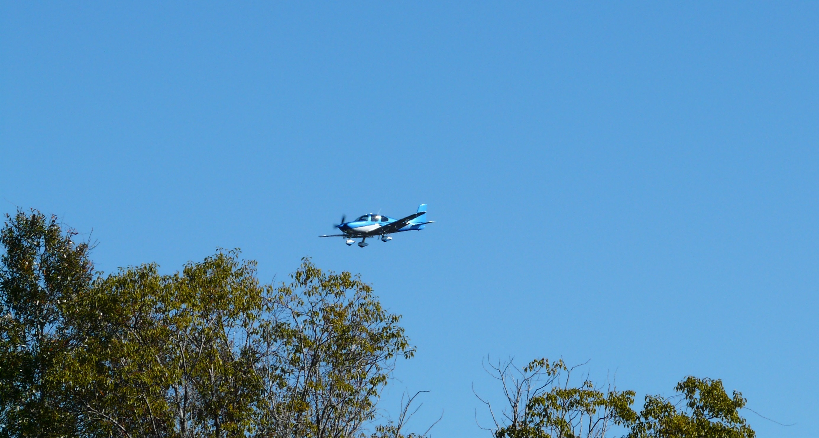 Cirrus SR22 on final at Apalachicola Regional Airport