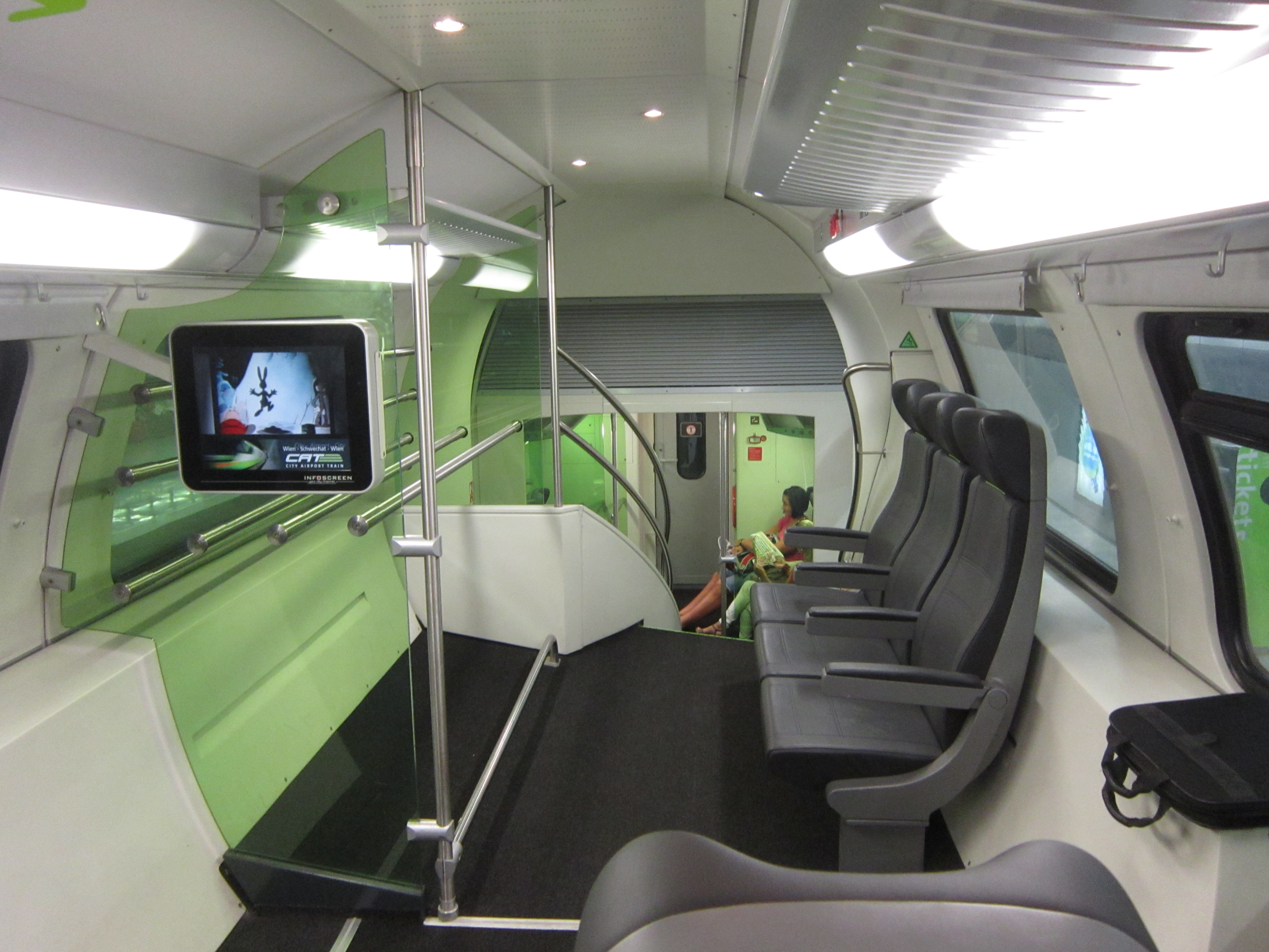 Interno del City Airport Train