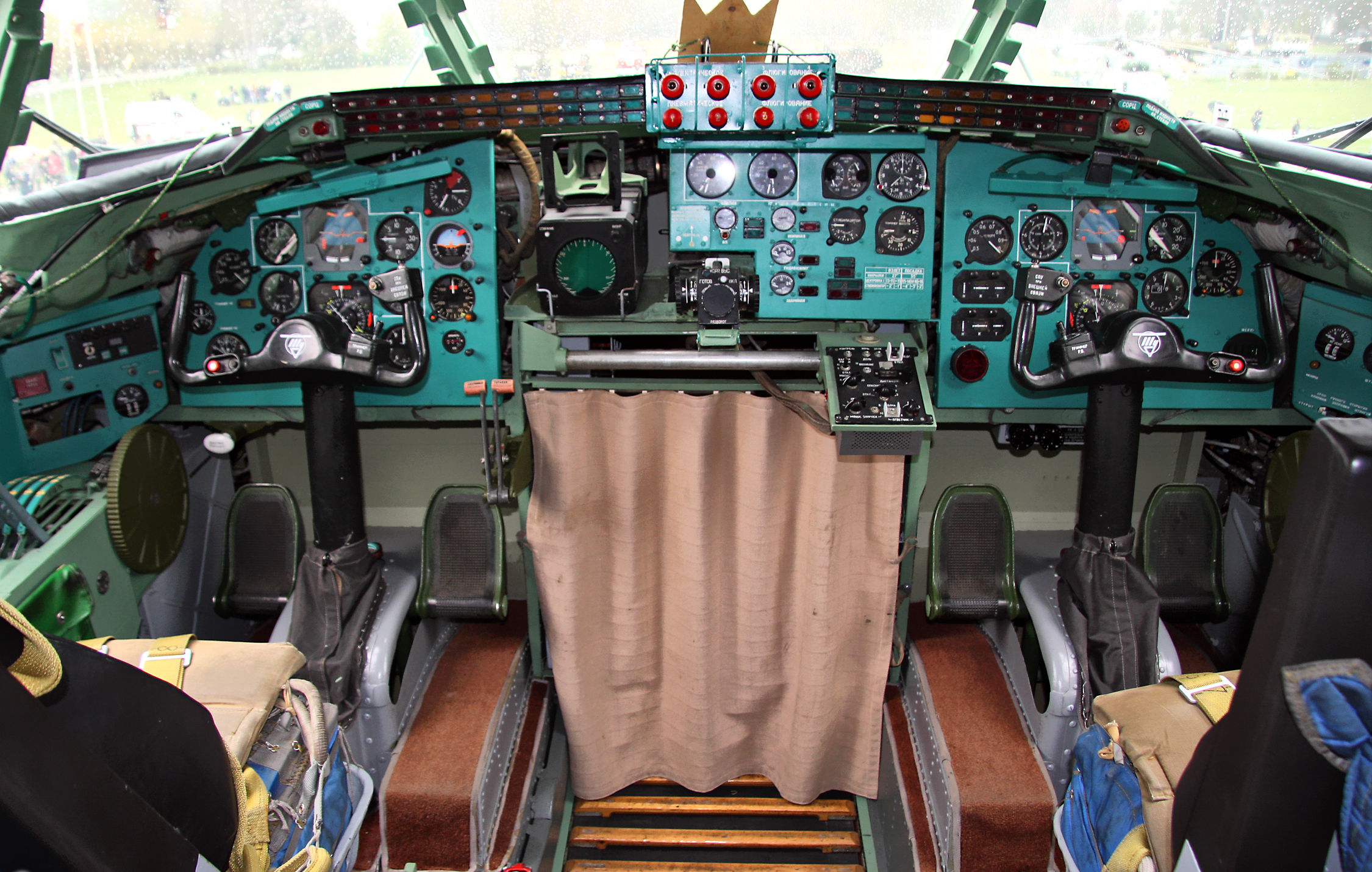 Cabina di pilotaggio del Tupolev Tu-95MS
