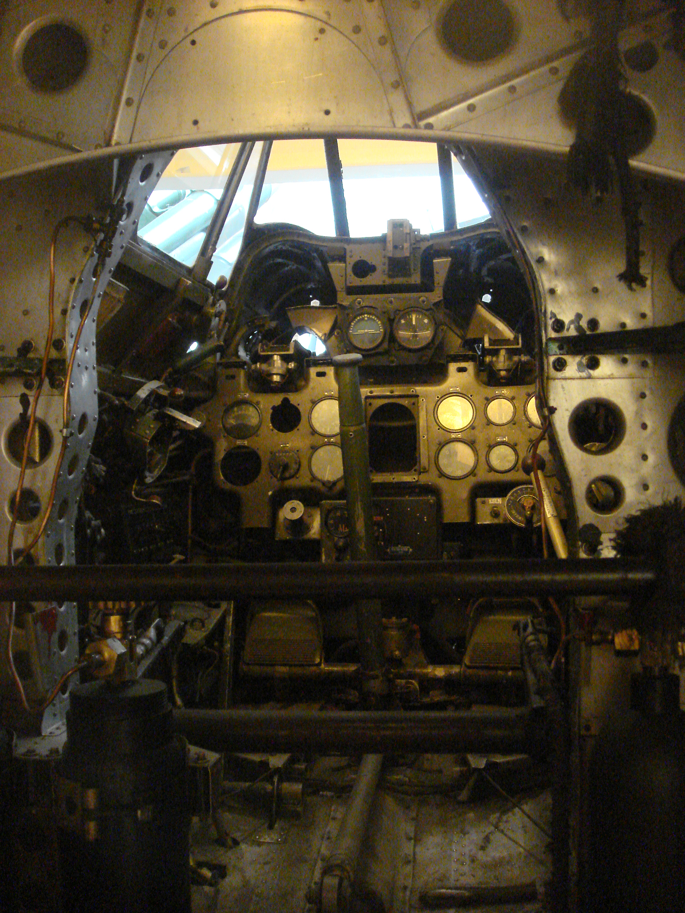 Cockpit eines A6M5-Zero-Flugzeugs
