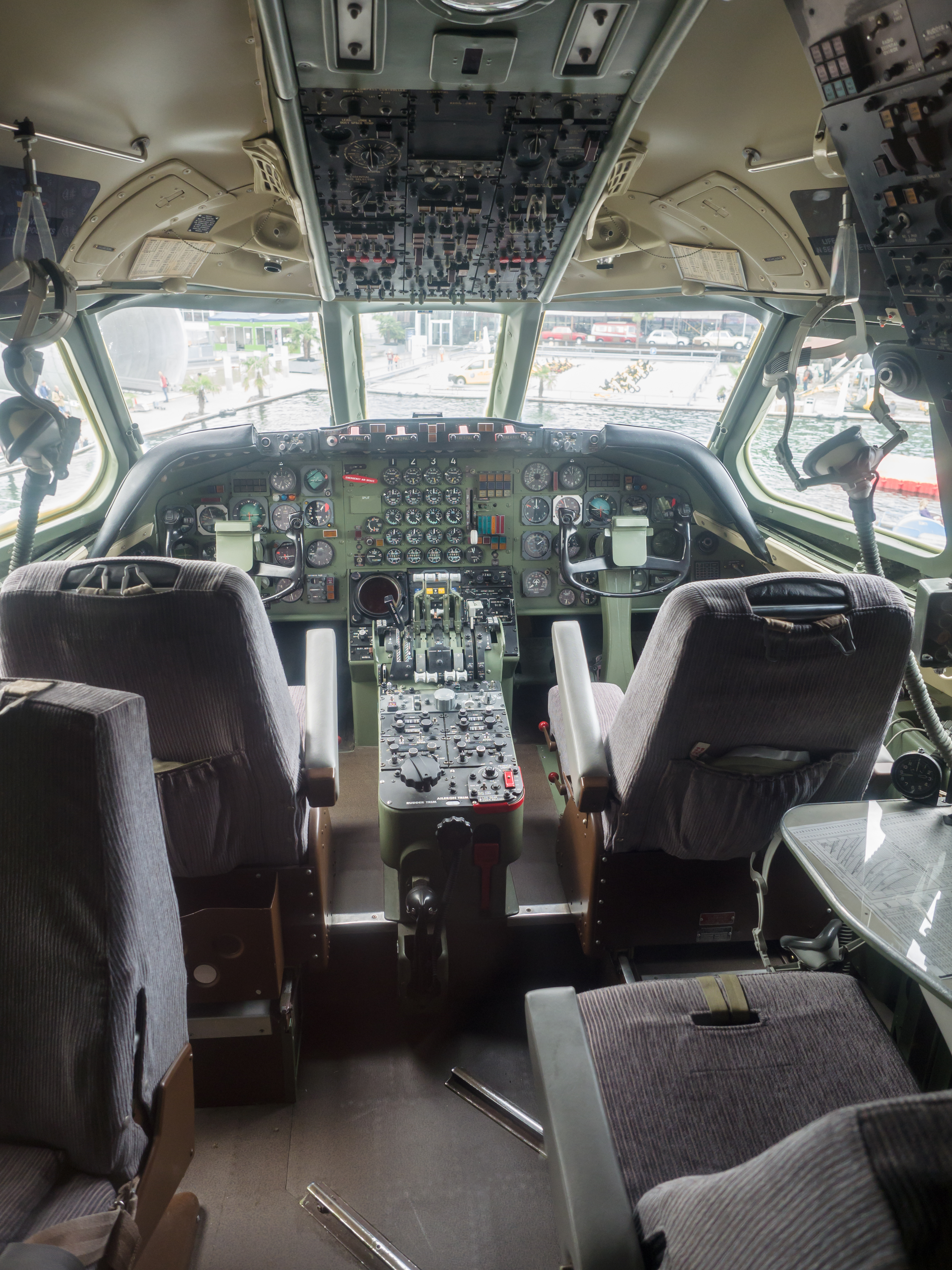 Convair 990 "Coronado", interior