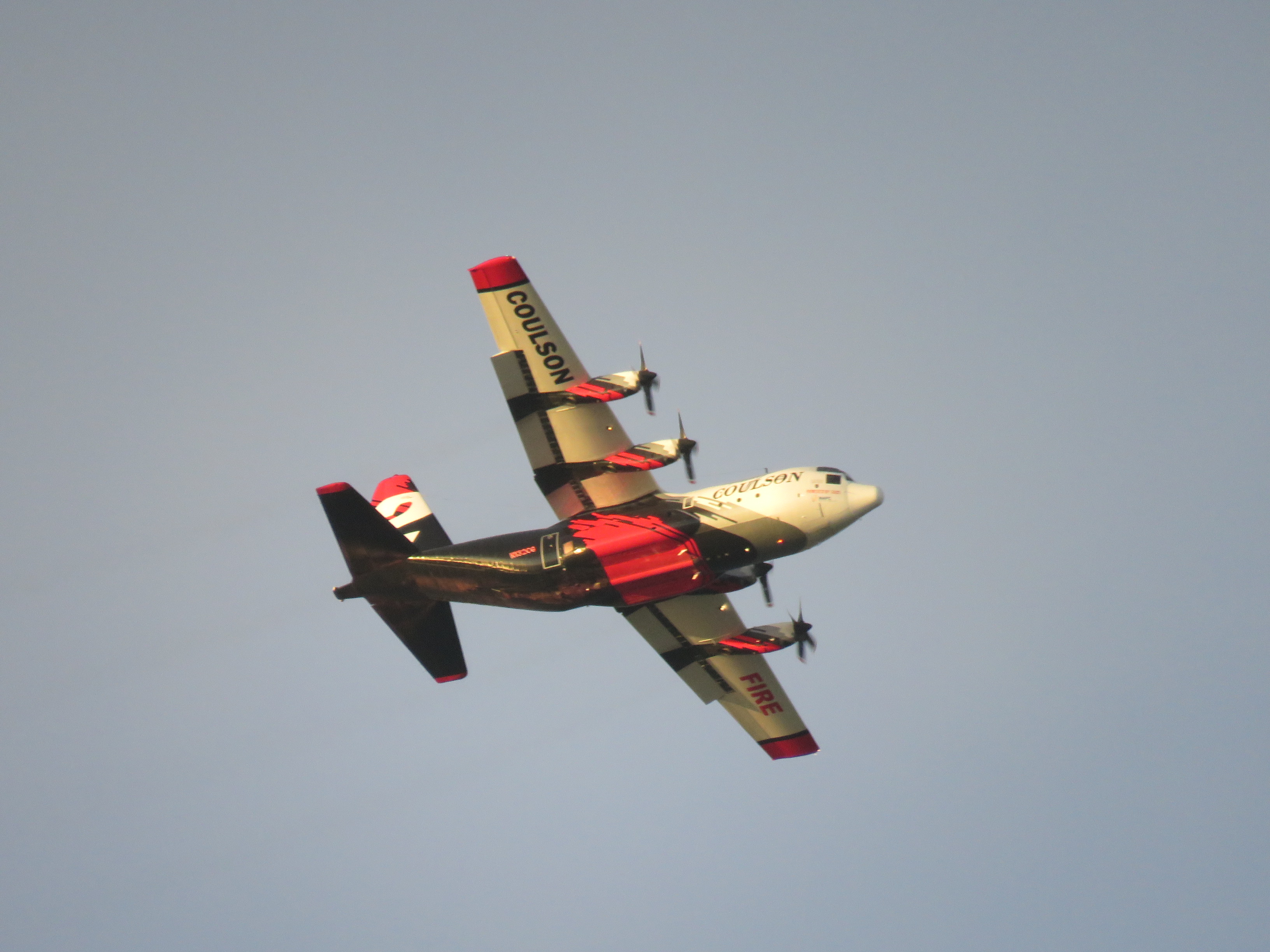 Coulson Aviation (N132CG) Lockheed C-130H flying over Kwinana, January 2021 03