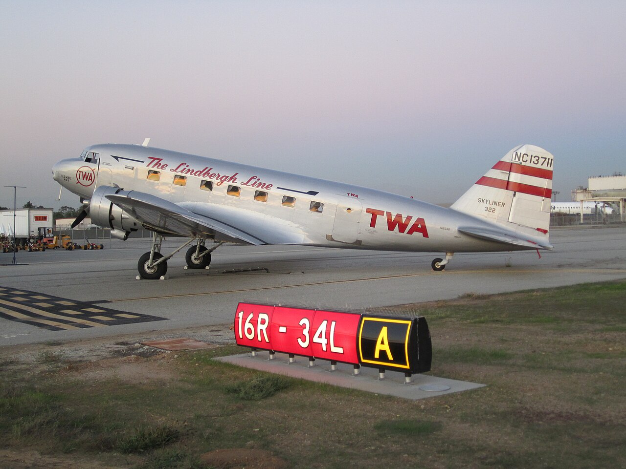 Douglas DC-2