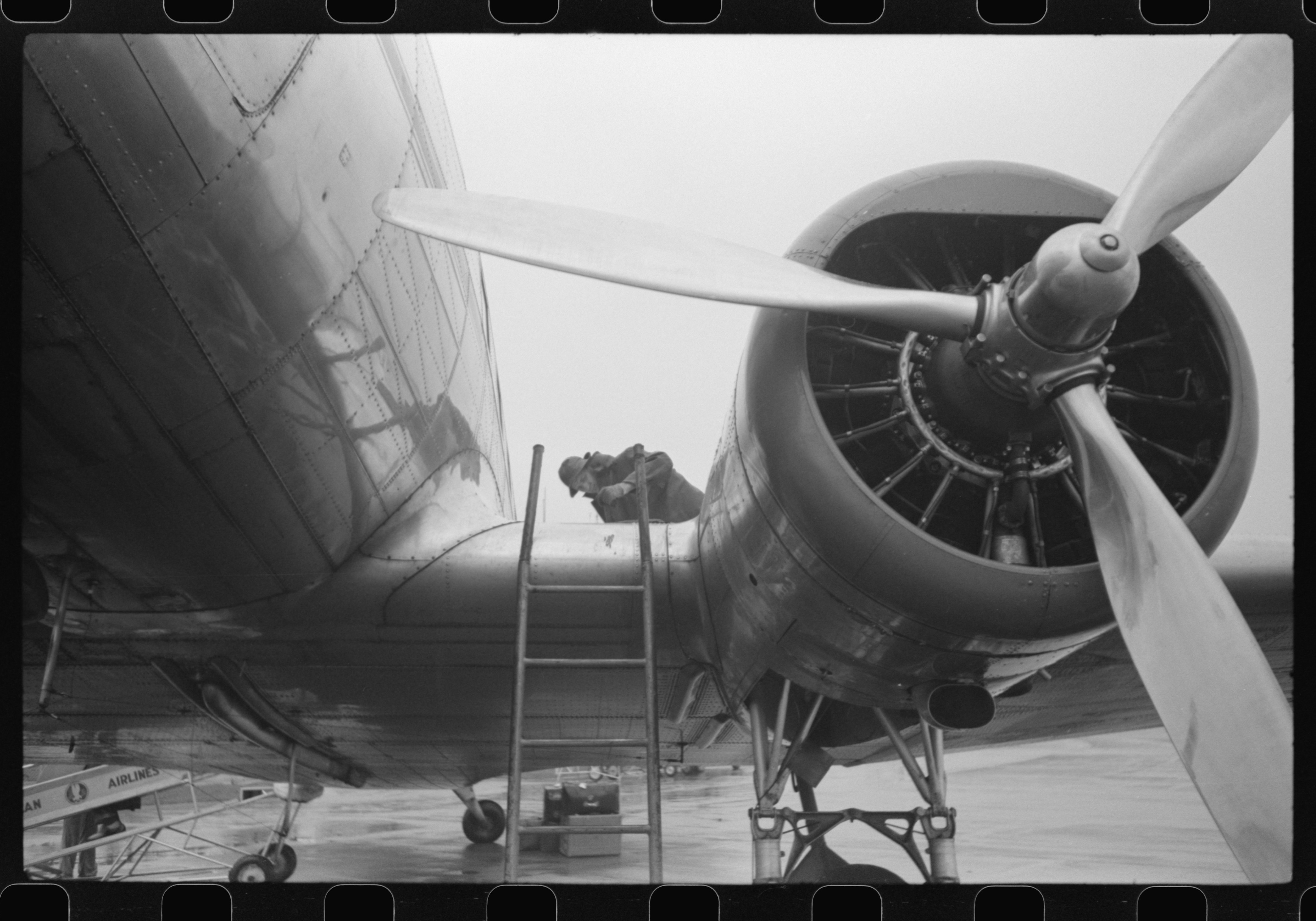 Douglas DC-3