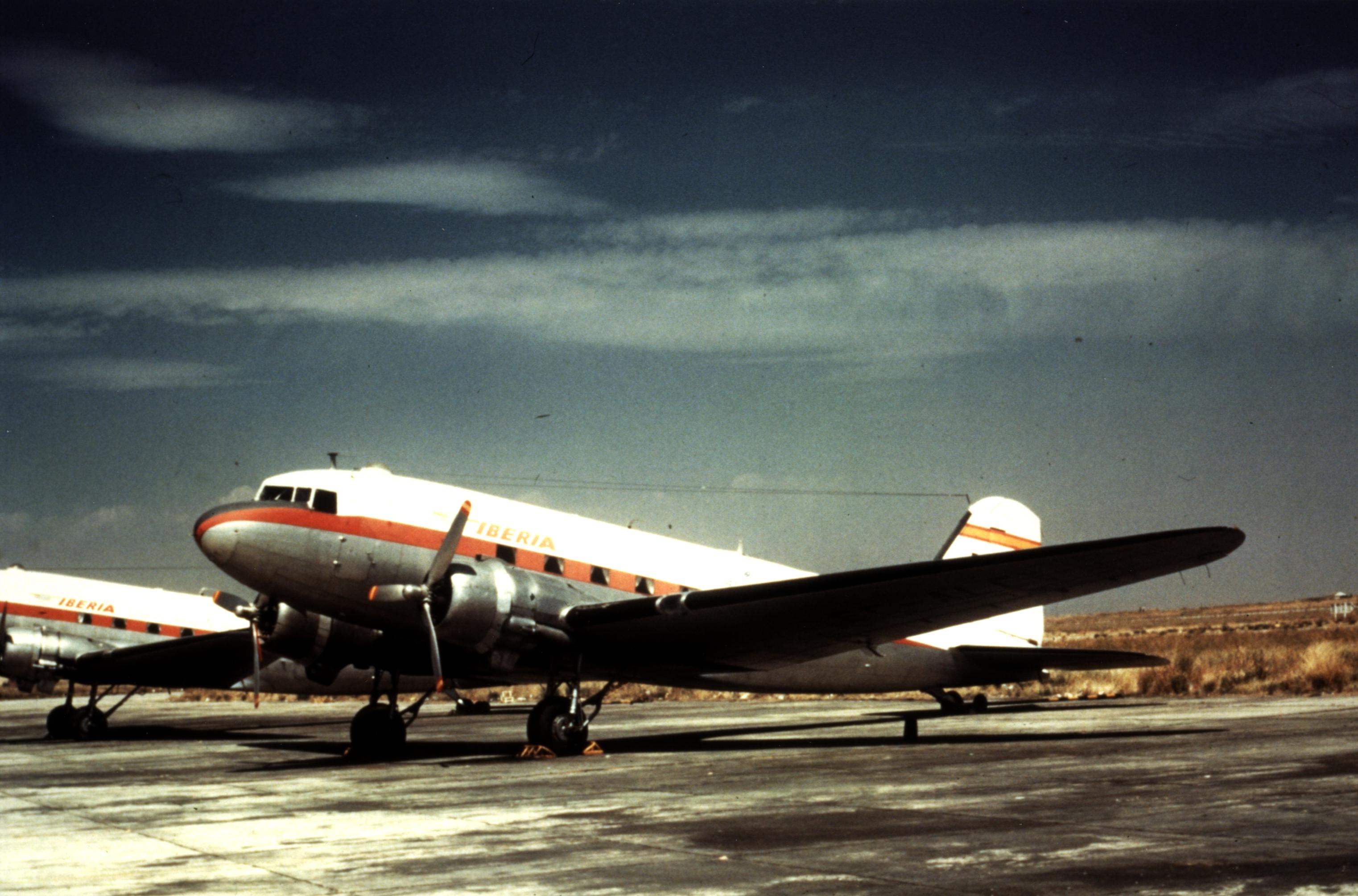 Douglas DC-3