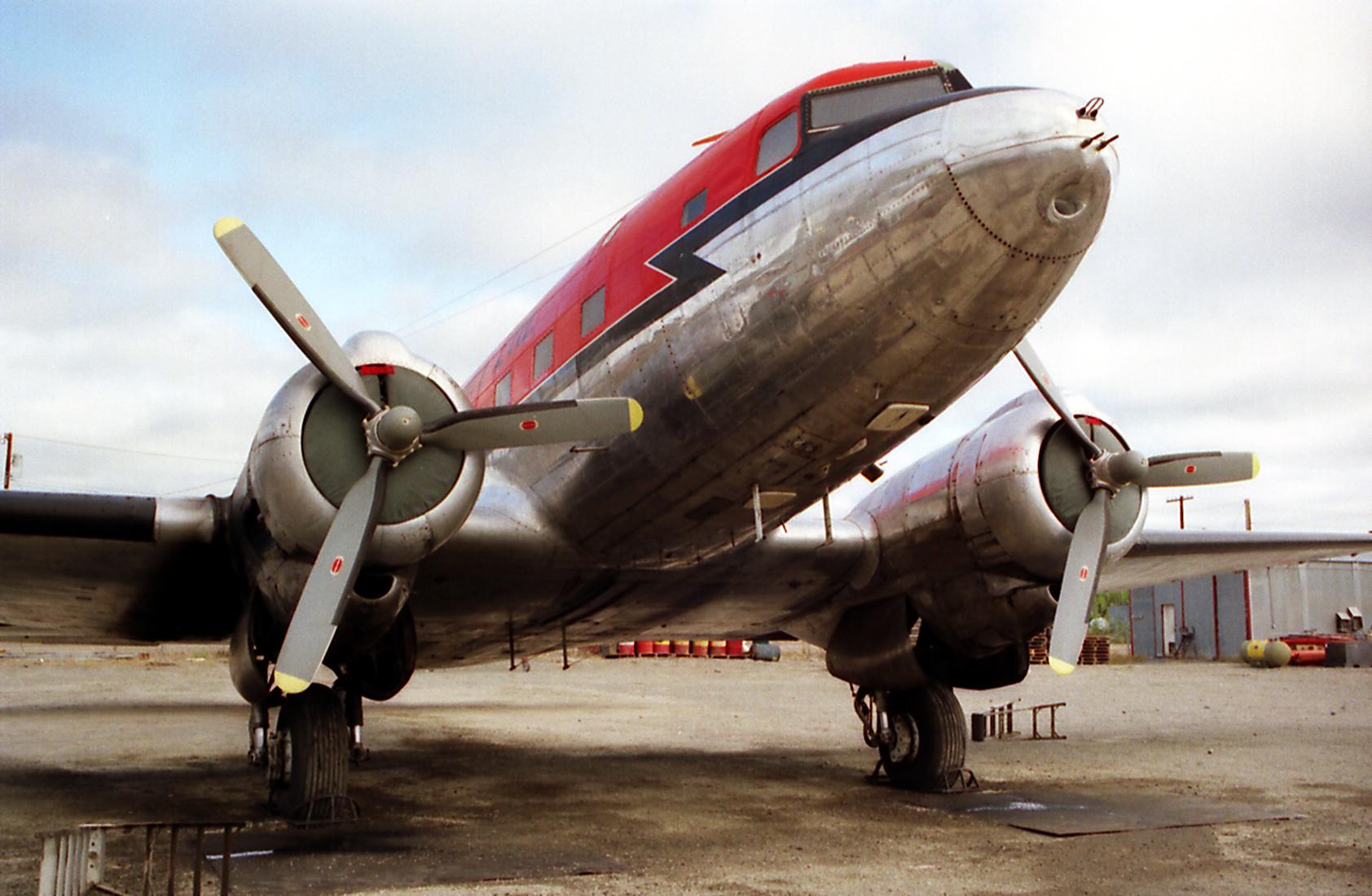 Douglas DC-3