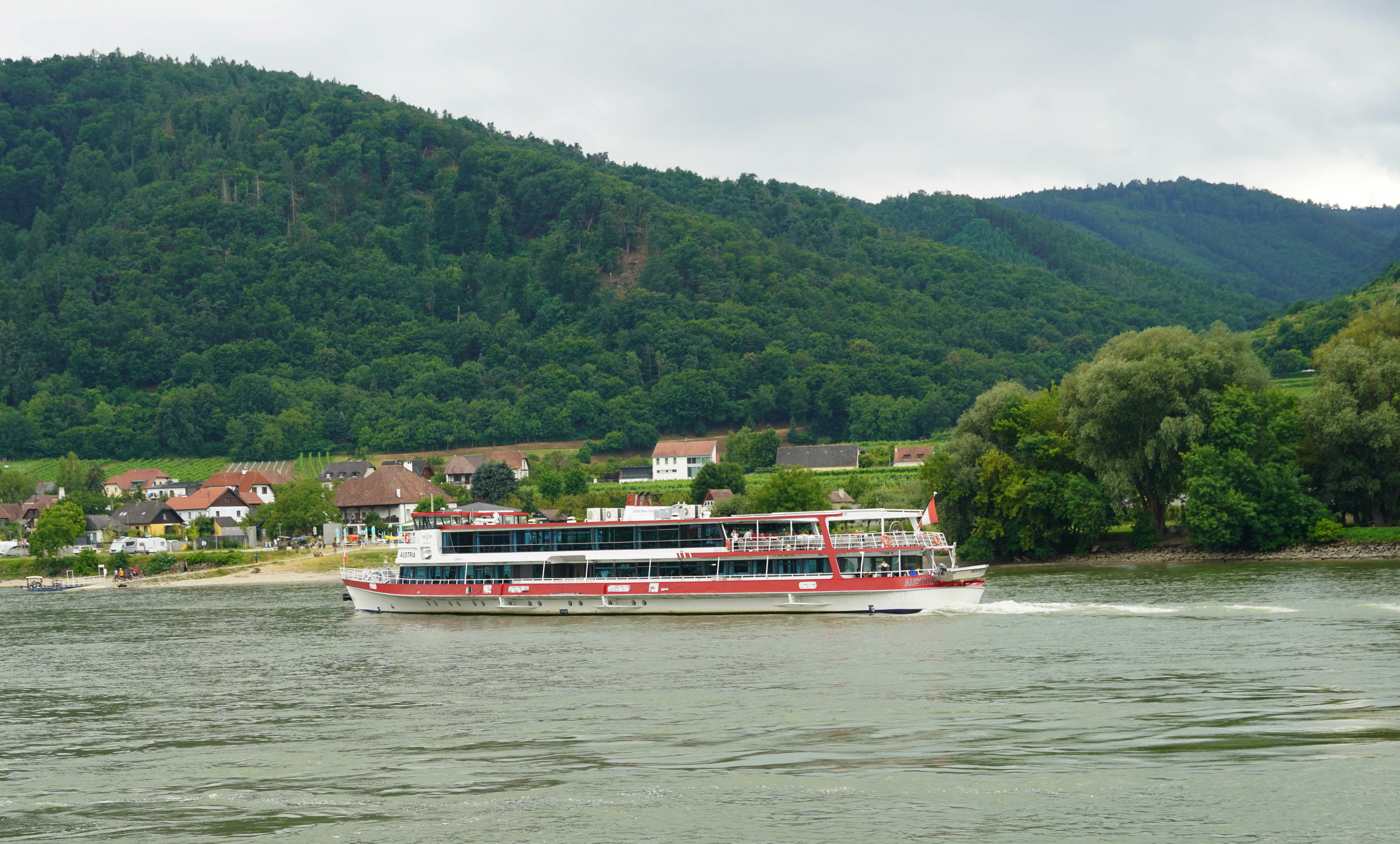 DDSG Blue Danube Austria Sightseeing Cruises, "MS Kaiserin Elisabeth" at Rossitz Arnsdorf