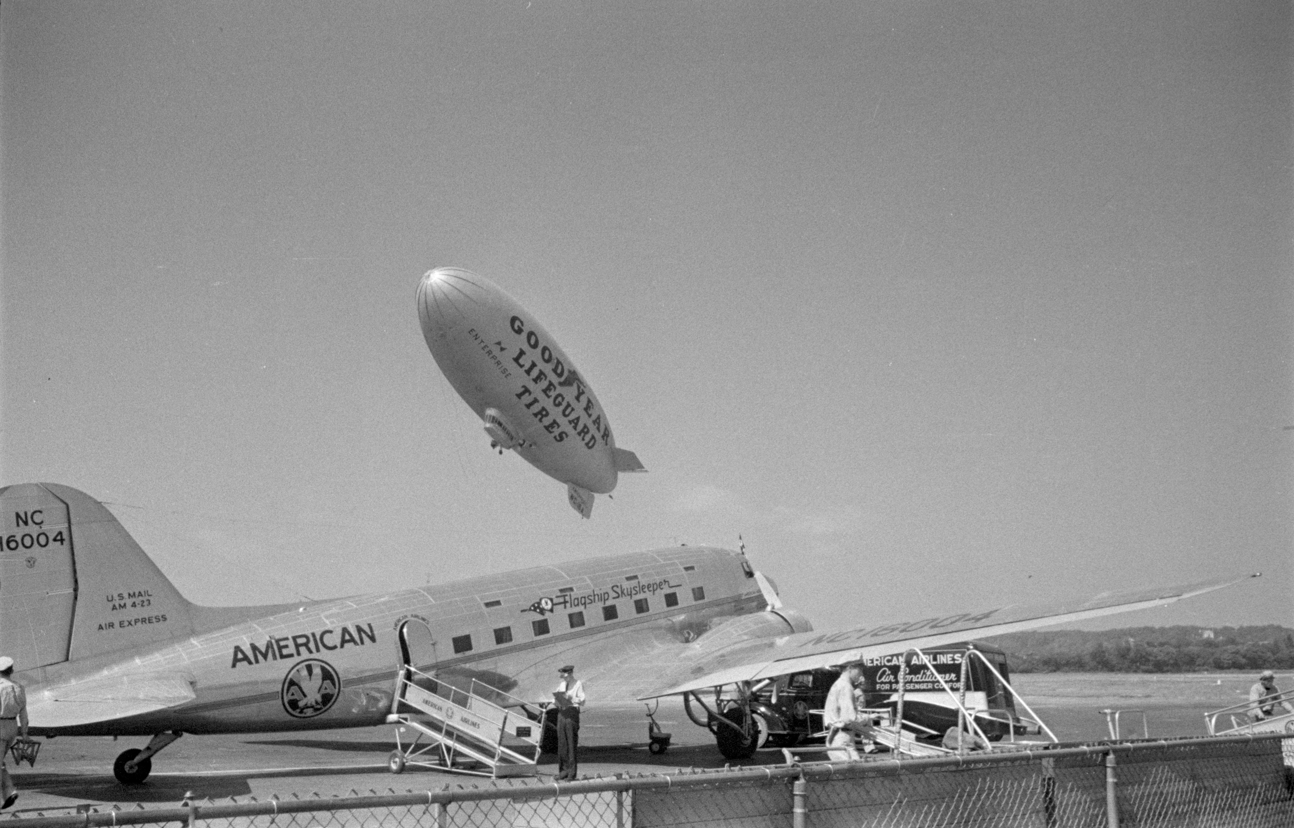 Douglas DC-3