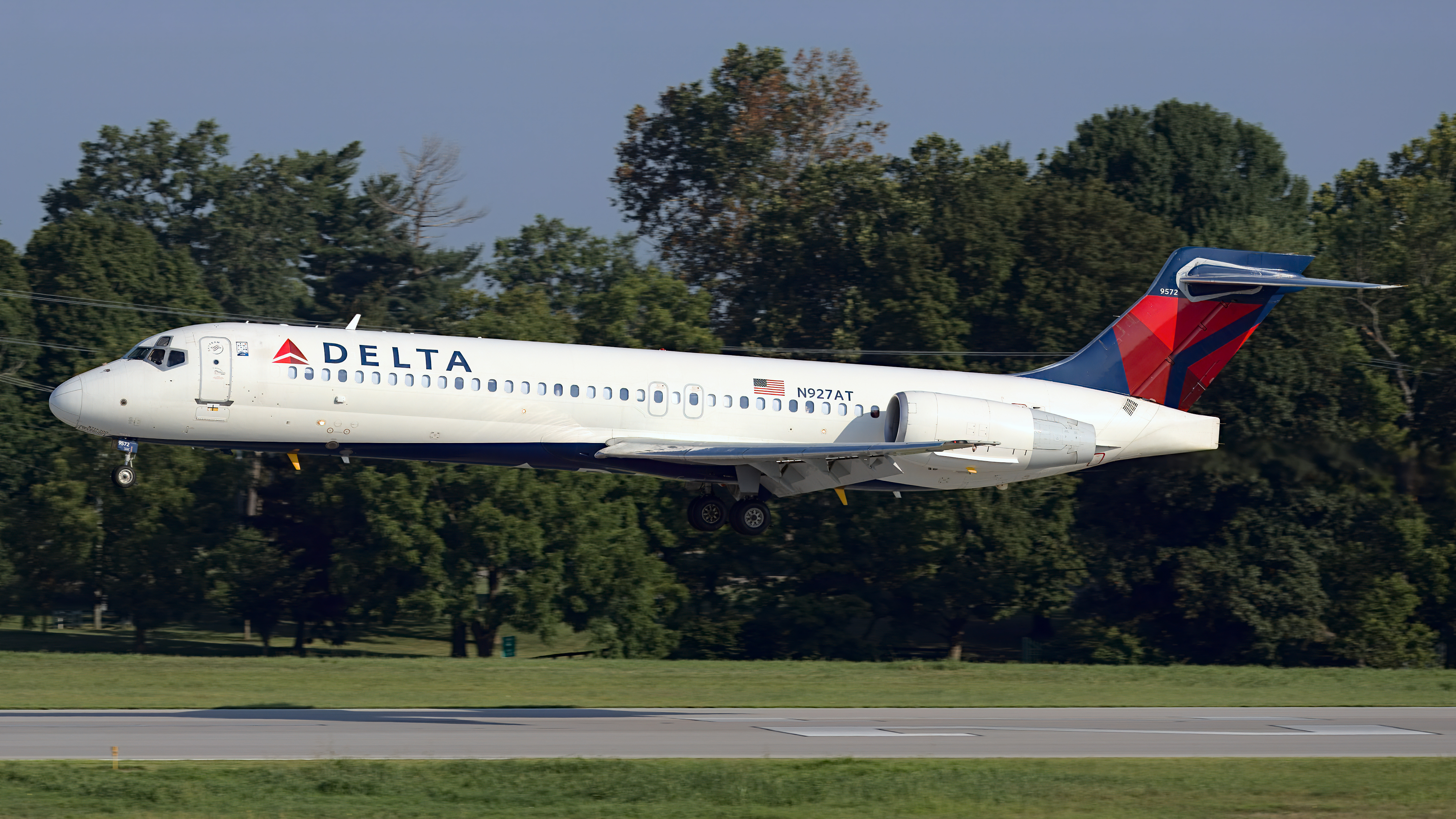 Delta Air Lines Boeing 717-231 N927AT in atterraggio all'aeroporto Blue Grass (2025)