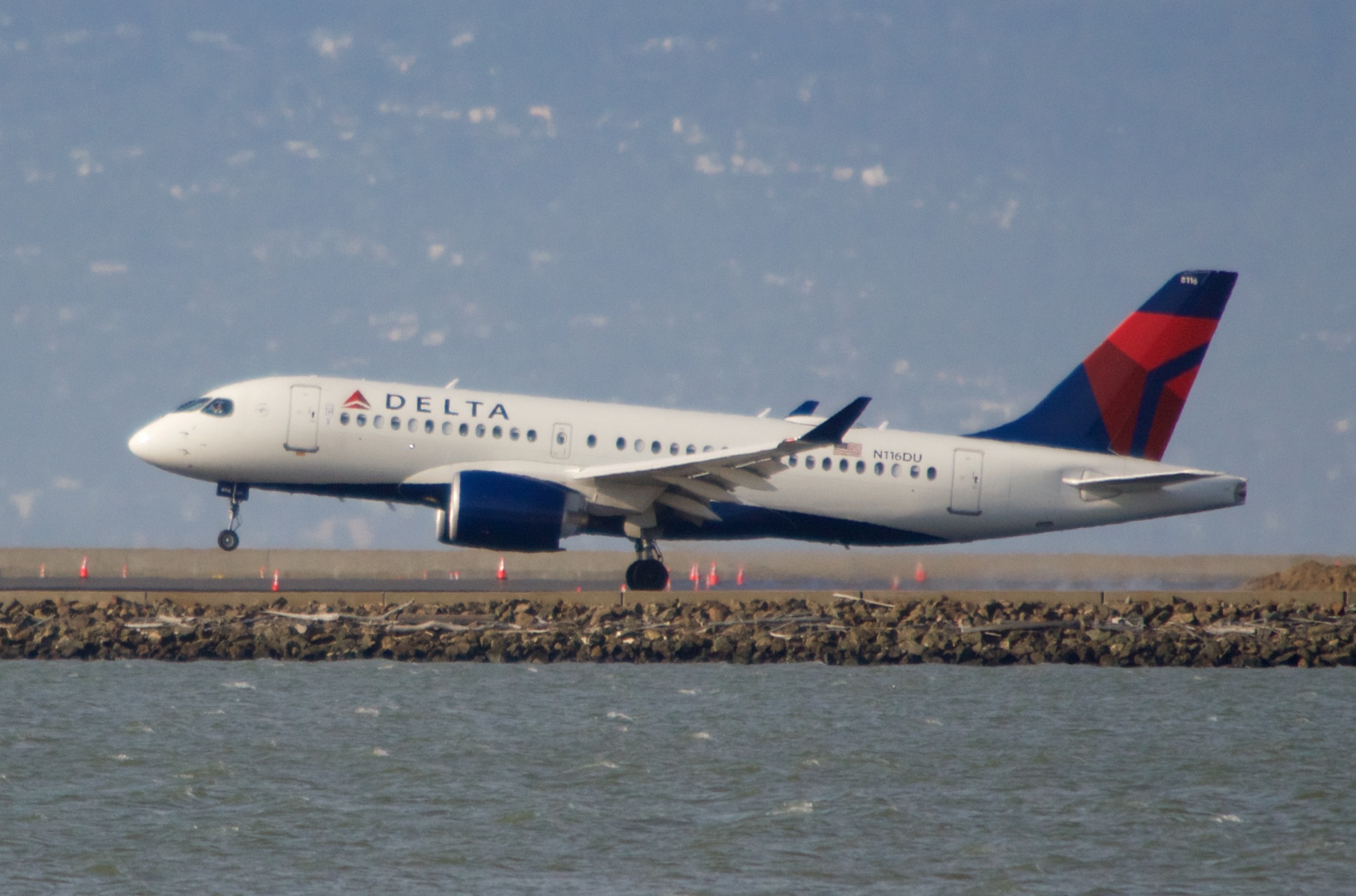 Delta Airbus A220 -100 N116DU DSC 0047