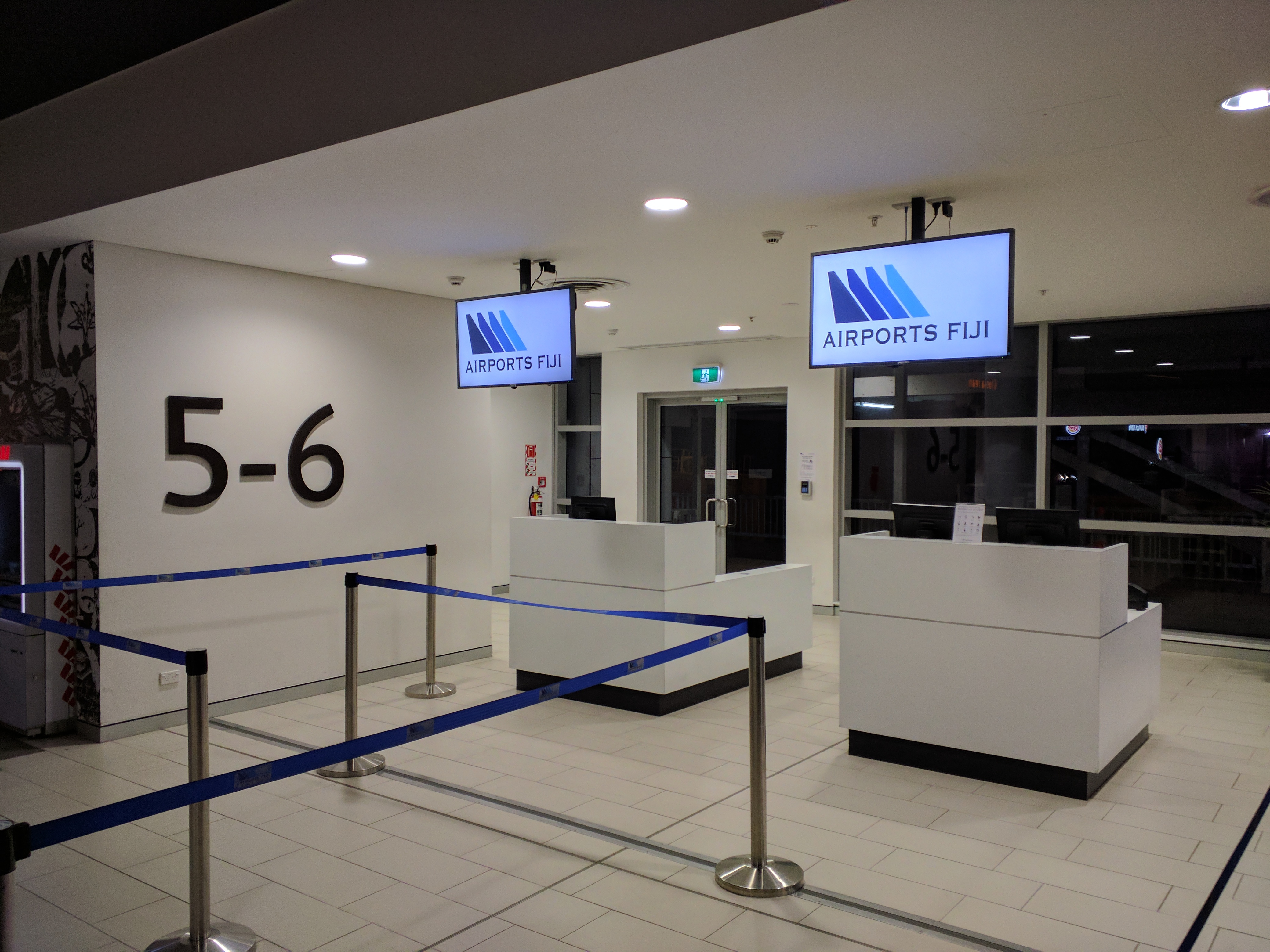 ¿Por que las aerolineas hacen overbooking?