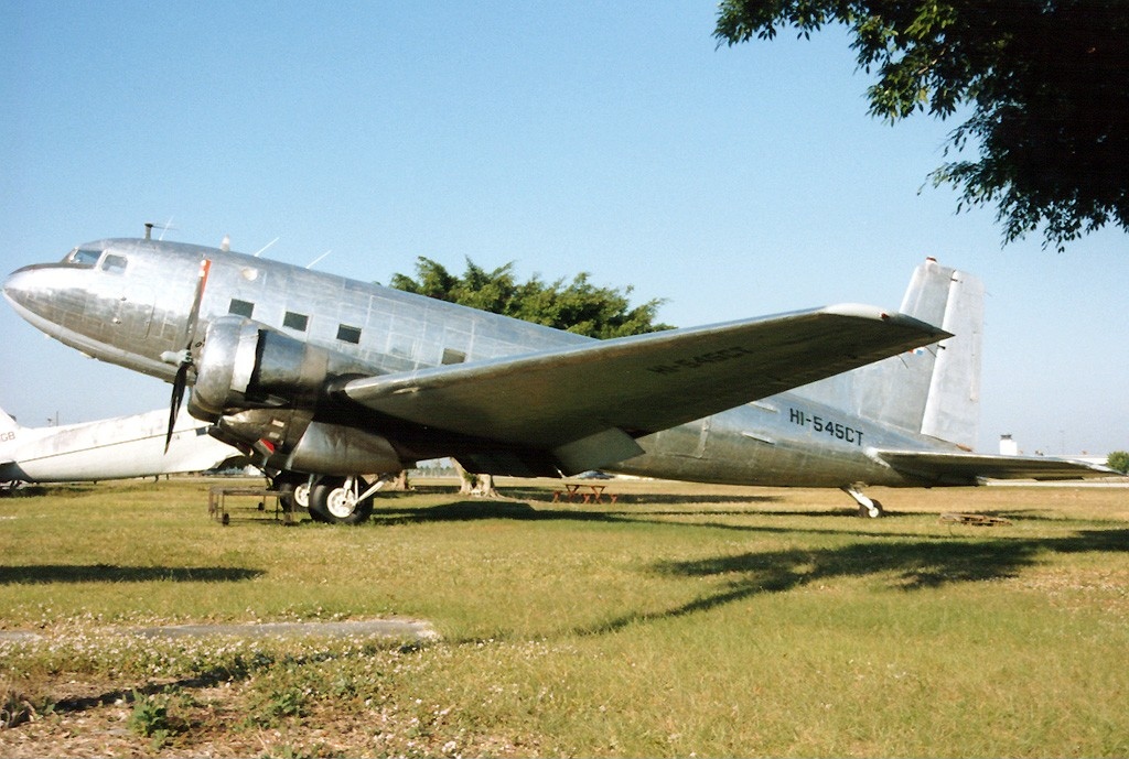 Douglas DC-3