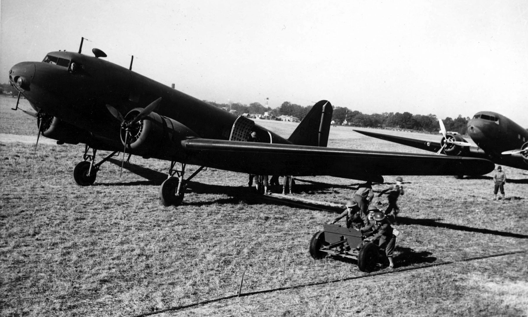 Douglas C-33 (n.º de serie 36-76) del 63.º Grupo de Transporte