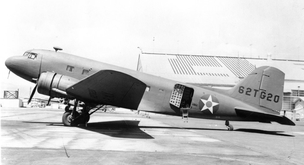 Douglas C-39 62TG Oakland Airport 1941