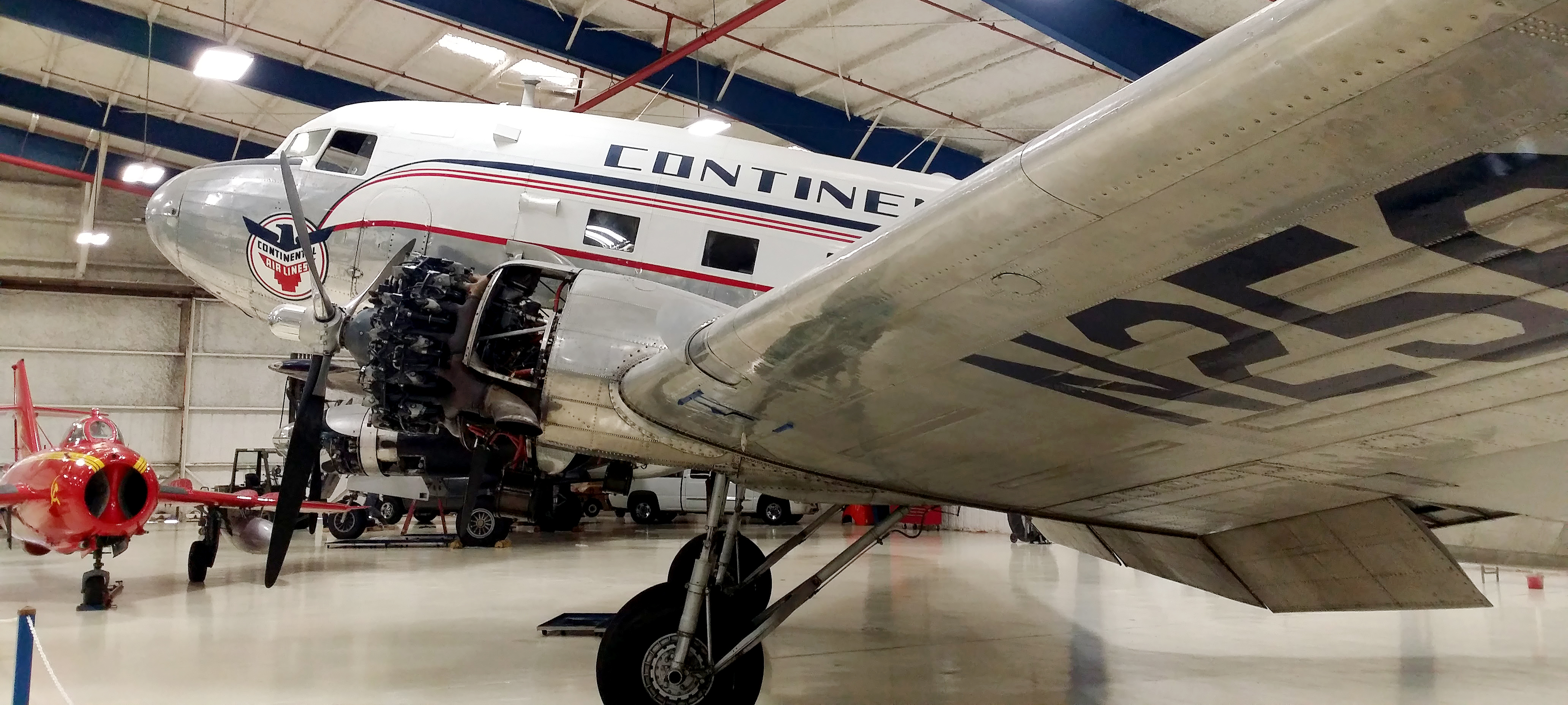 Douglas DC-3