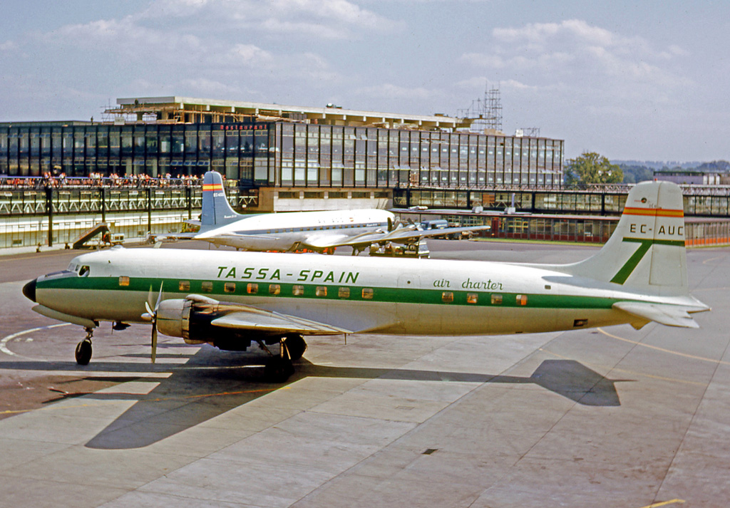 Douglas DC-6 EC AUC TASSA LGW 29 08 64 (prototipo XC-112A)