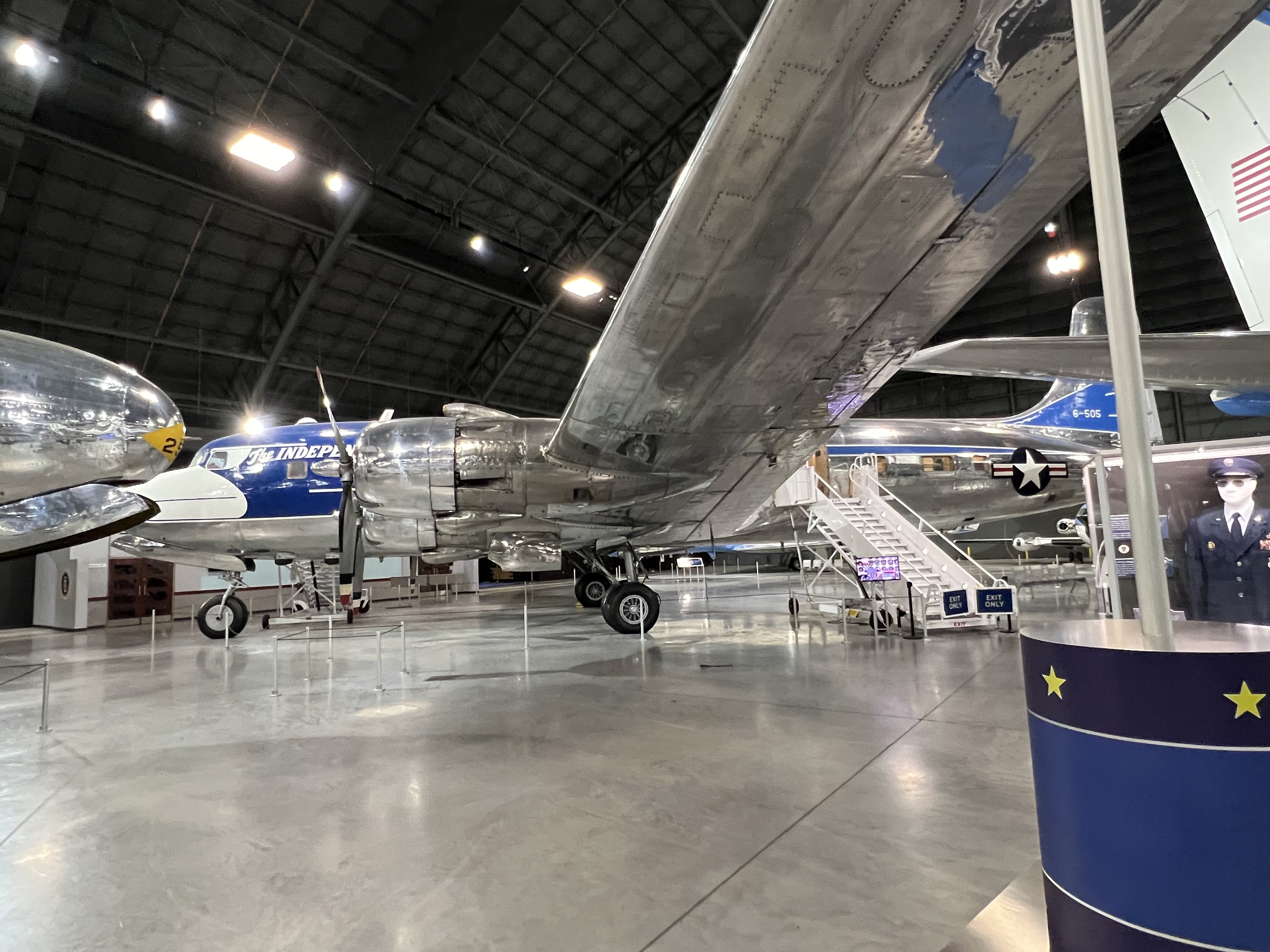Douglas DC-6 VC-118-DO Liftmaster "The Independence" (numero di serie USAAF 46-0505, cn 42881) (22-5-2022)