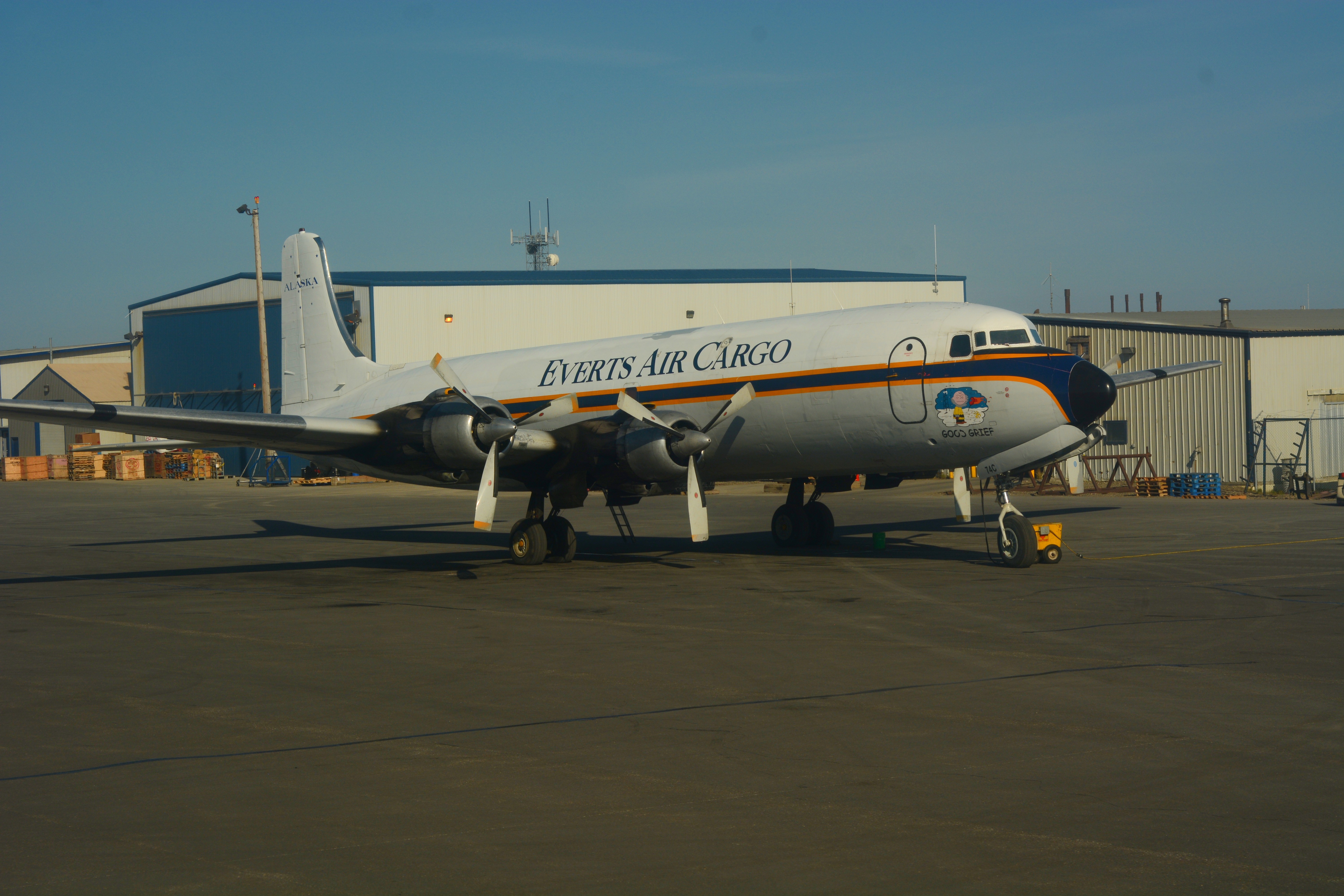 Douglas DC-6 de Everts Air Cargo en Deadhorse (2016)