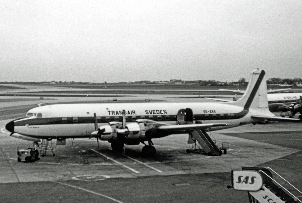 Douglas DC-7B SE ERA Transair Kastrup 10 03 68 modificata 2