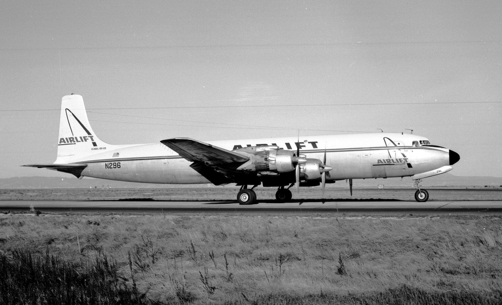 Douglas DC-7C N296