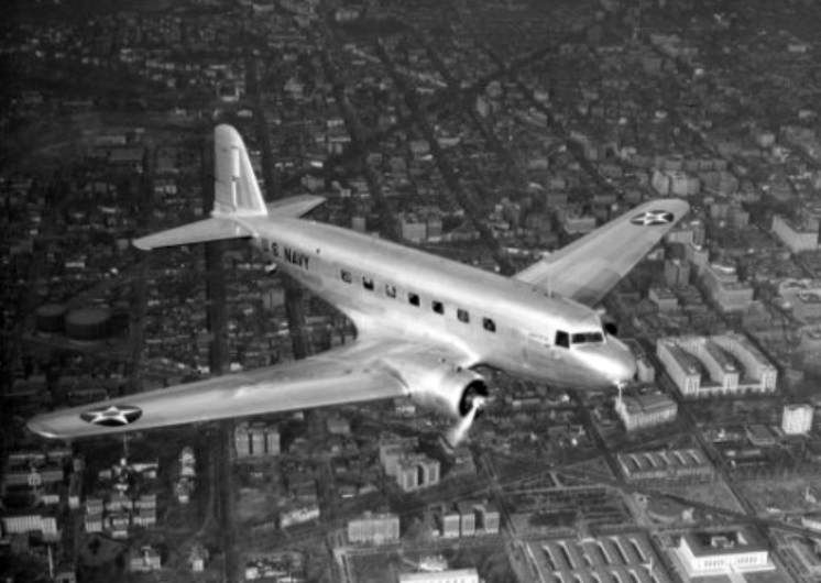 Douglas R2D-1 da NAS Anacostia em voo