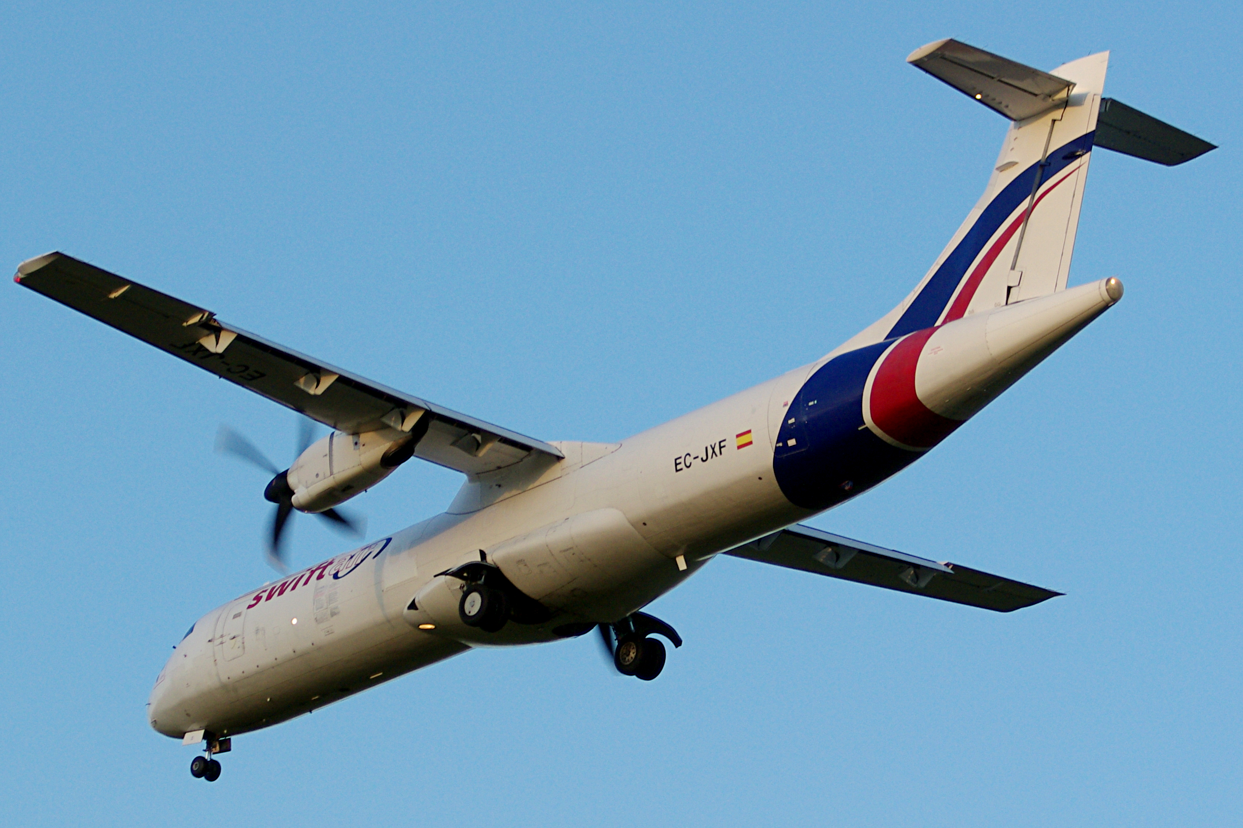 EC JXF ATR 72-211, Aeropuerto de Vitoria, 2016