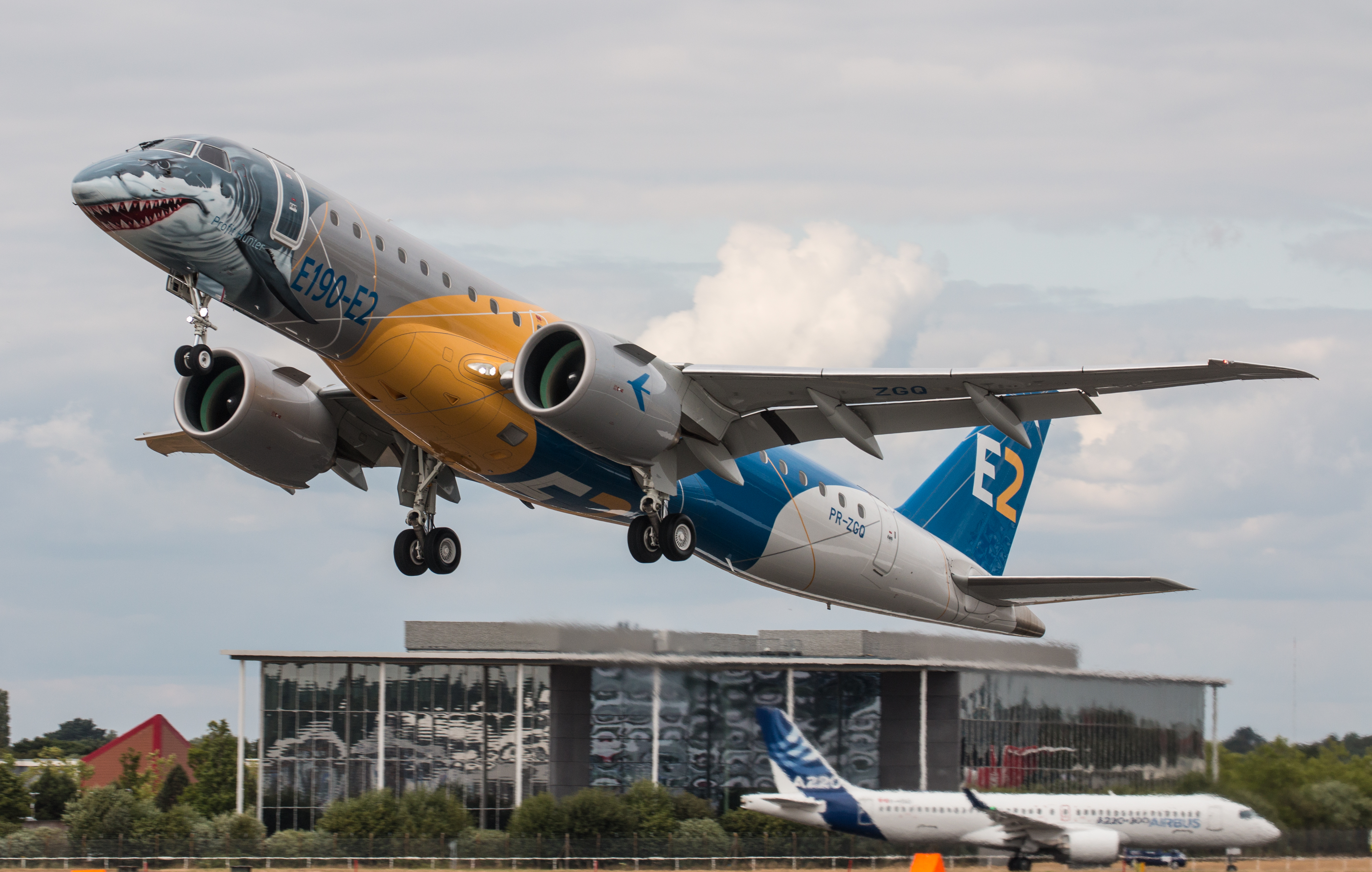EGLF - Embraer E190-E2 - PR ZGQ