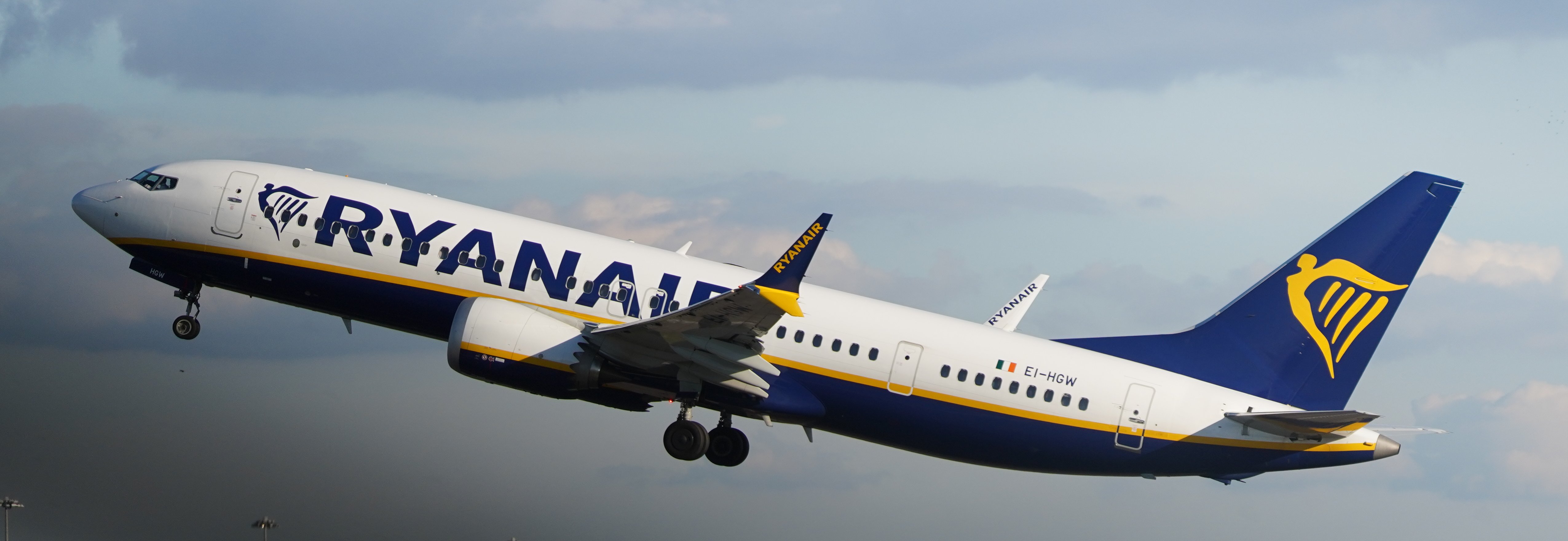 ¿Cuanto mide el boeing 737 max 8?