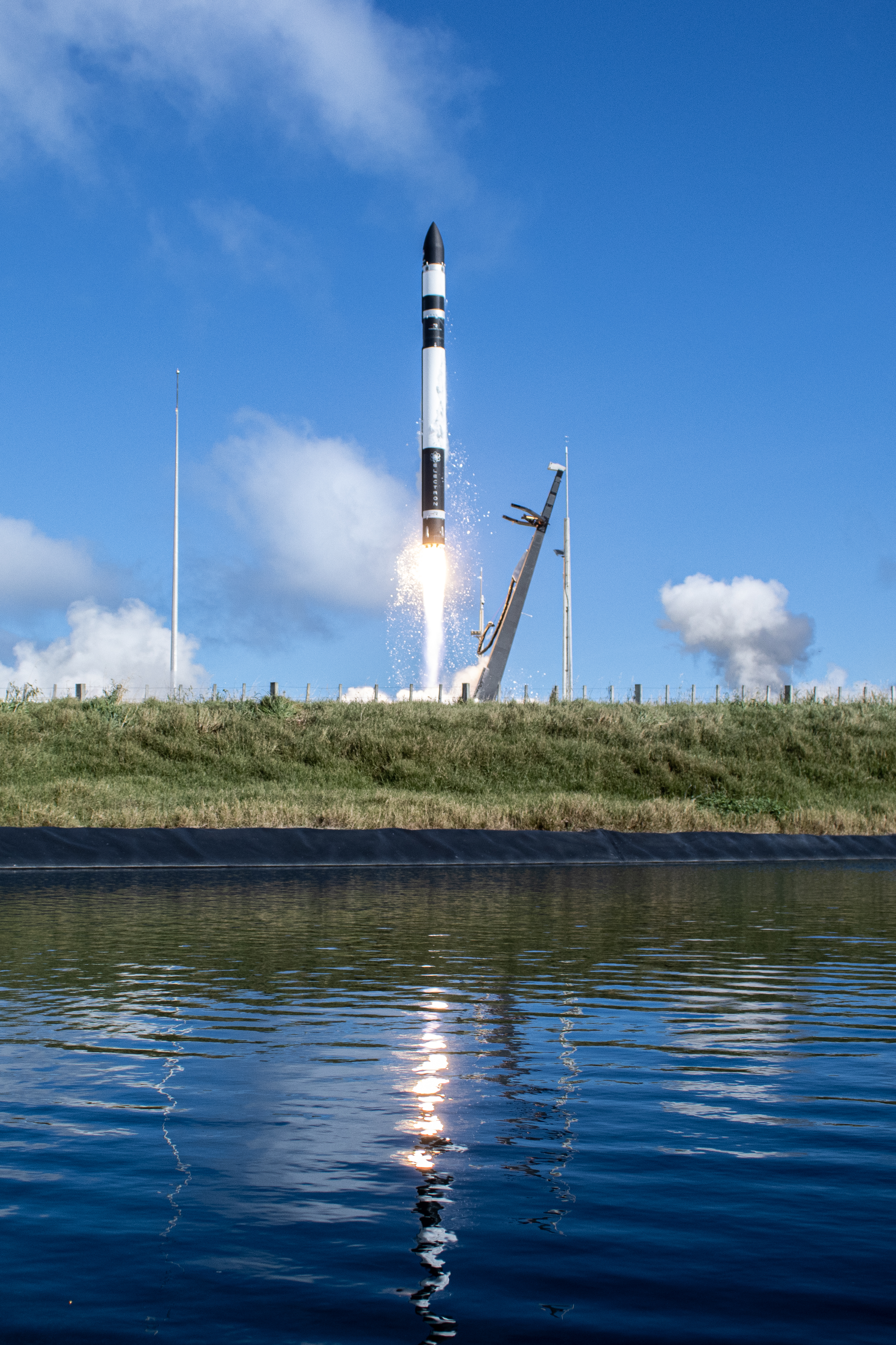 Electron «Rocket Like A Hurricane» (TROPICS, 8 de mayo de 2023, vuelo de la etapa kick): Lanzamiento del cohete TROPICS (KSC-20230507 PH-RLS01 0002 reupload)