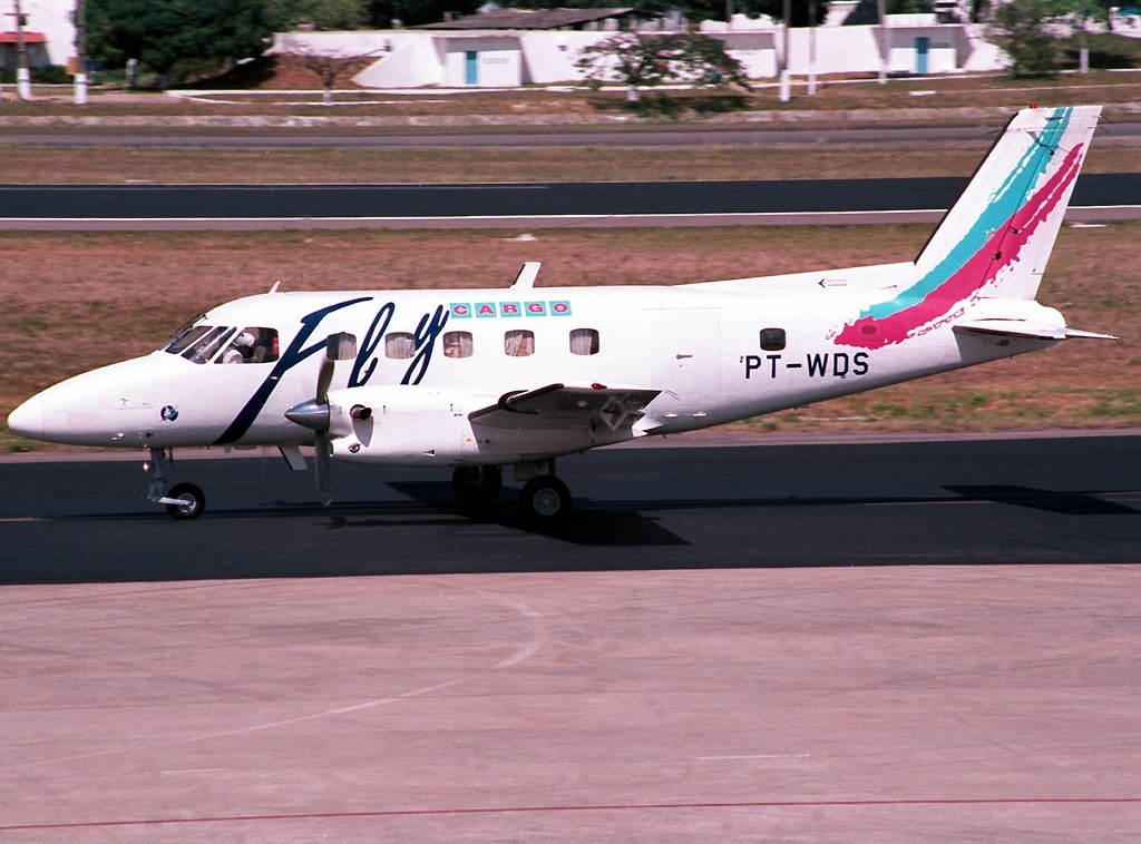 Embraer EMB-110C Bandeirante, FLY Linhas Aereas Cargo