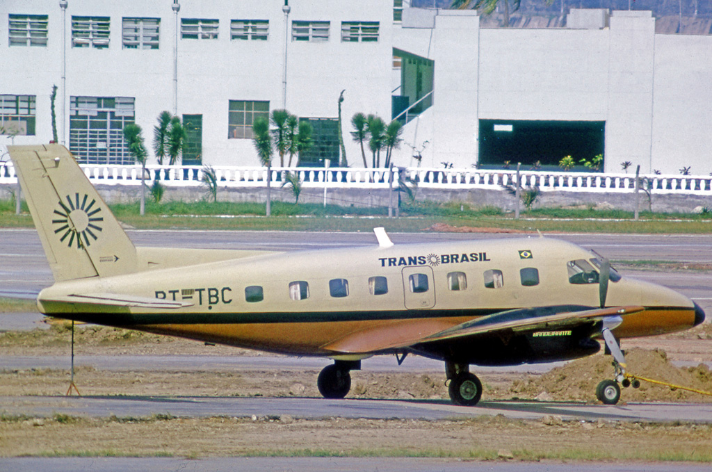 Embraer EMB-110C Bandeirante PT-TBC della Transbrasil, Rio Santos Dumont, 1975