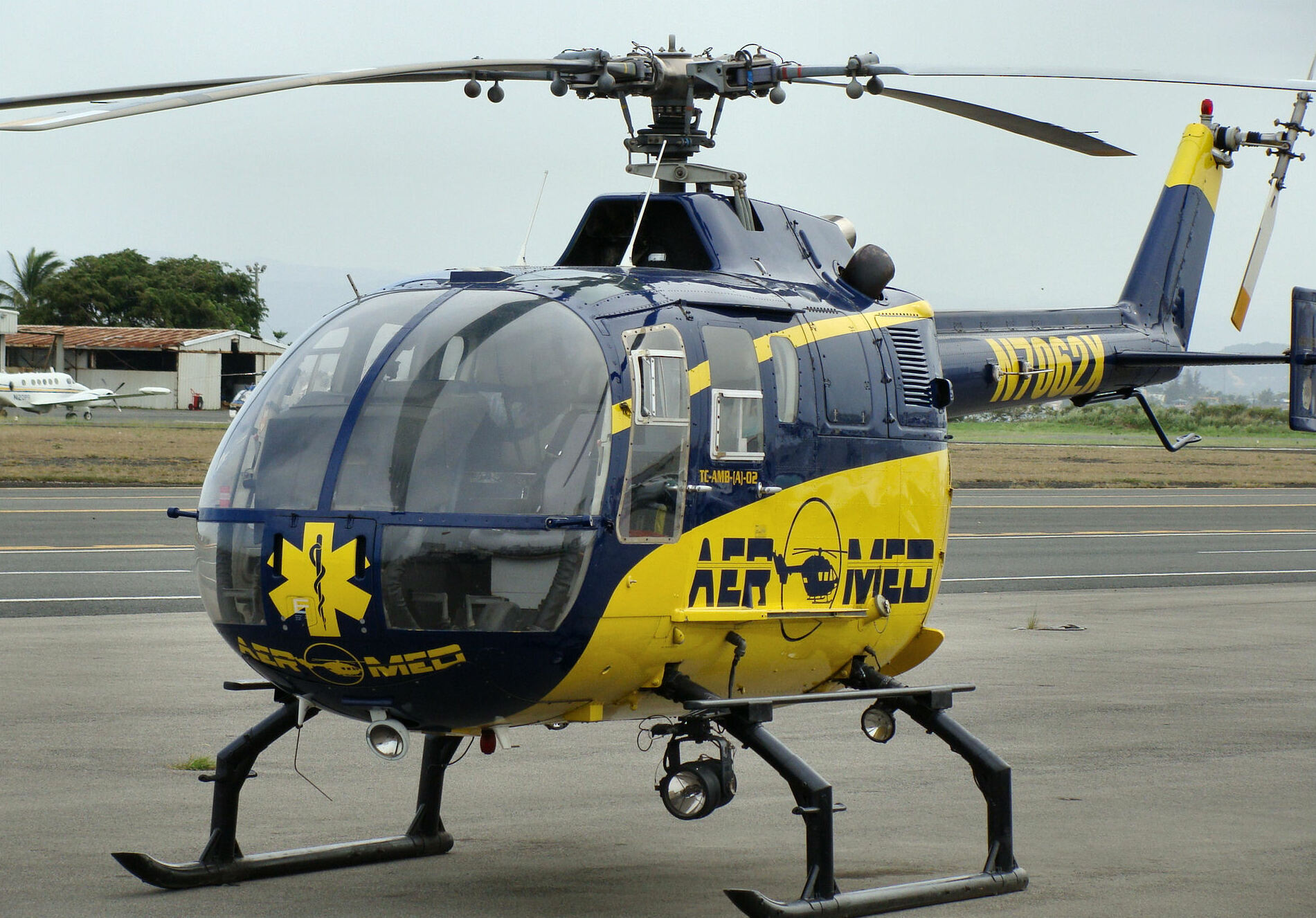 Eurocopter BO-105 de evacuación médica Aeromed (N7062X)