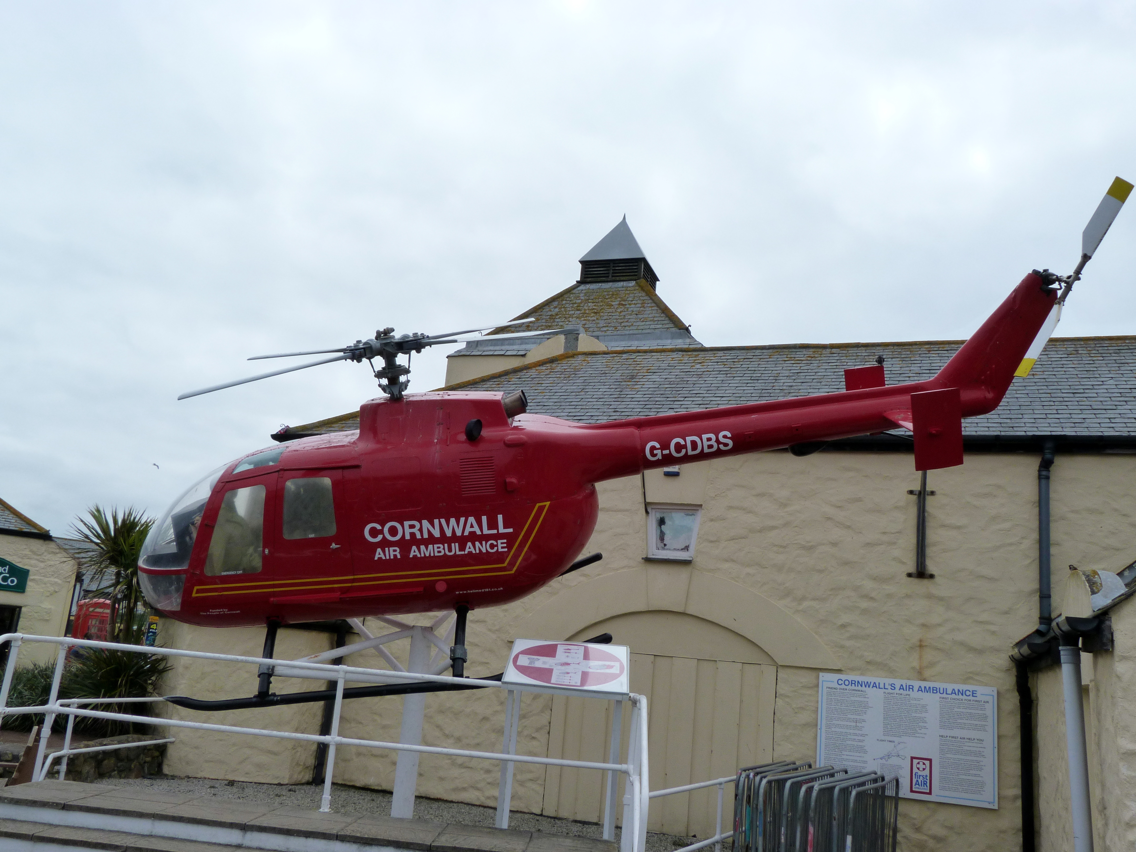 Eurocopter Bo 105 sobre Land's End