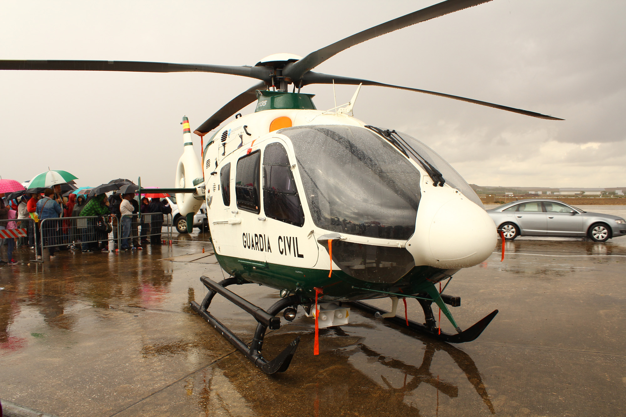 Eurocopter EC135 (HU 26-13 - 09-307, ex D HECN EC-030) del Servicio Aéreo de la Guardia Civil