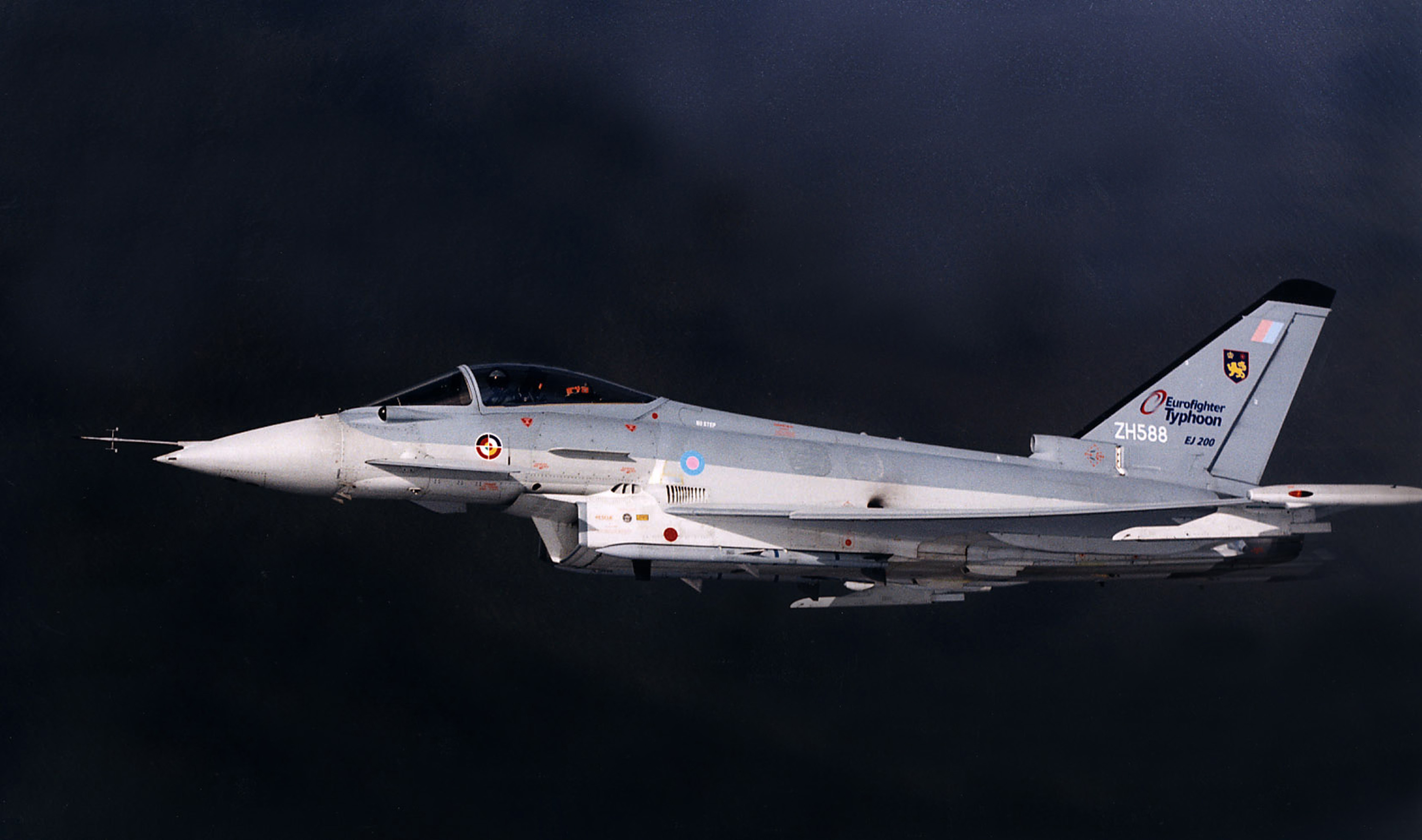Eurofighter DA2 (ZH588) MOD