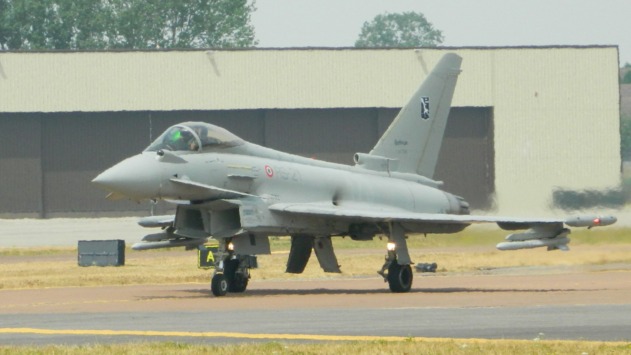 Eurofighter Typhoon MM7306 (ISPA 4) despegando de RIAT Fairford 2013 — 2