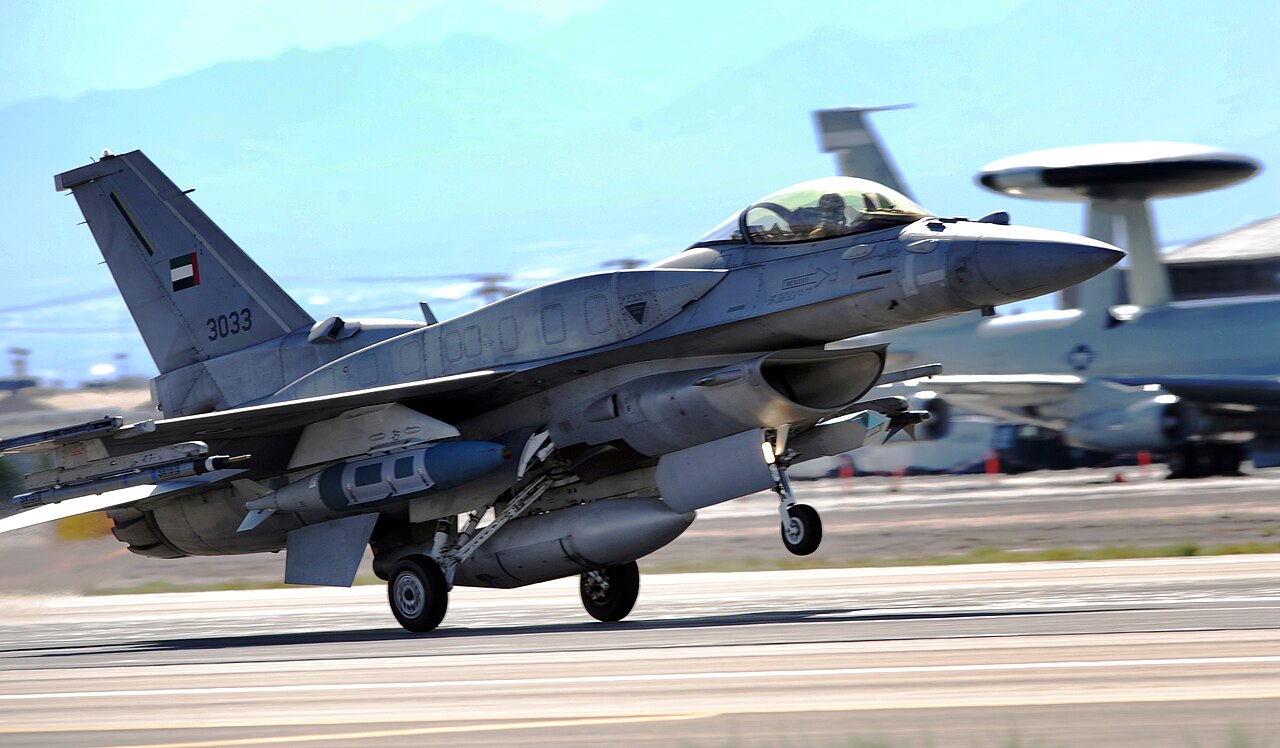 F-16E degli Emirati Arabi Uniti
