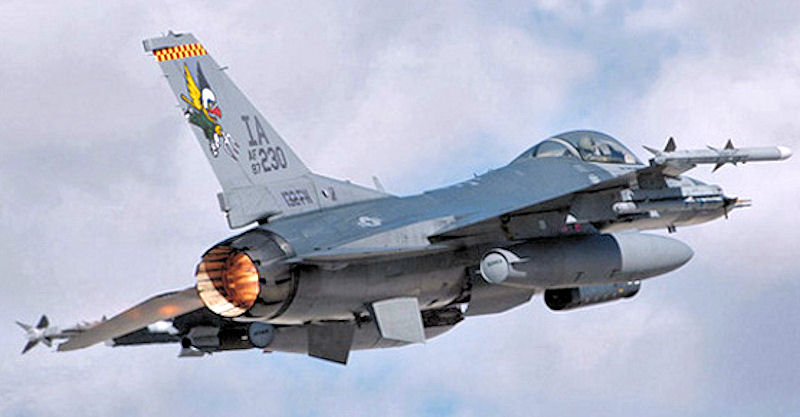 F-16 87-230 of the 124th Fighter Squadron in flight