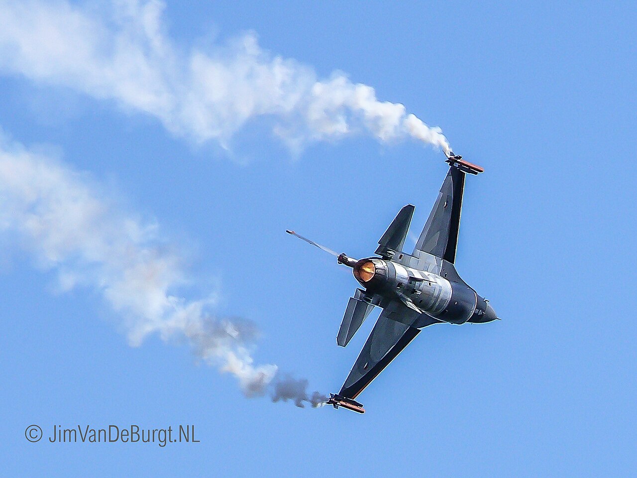 F-16 J-055 del 313 Sqn de la Real Fuerza Aérea Neerlandesa