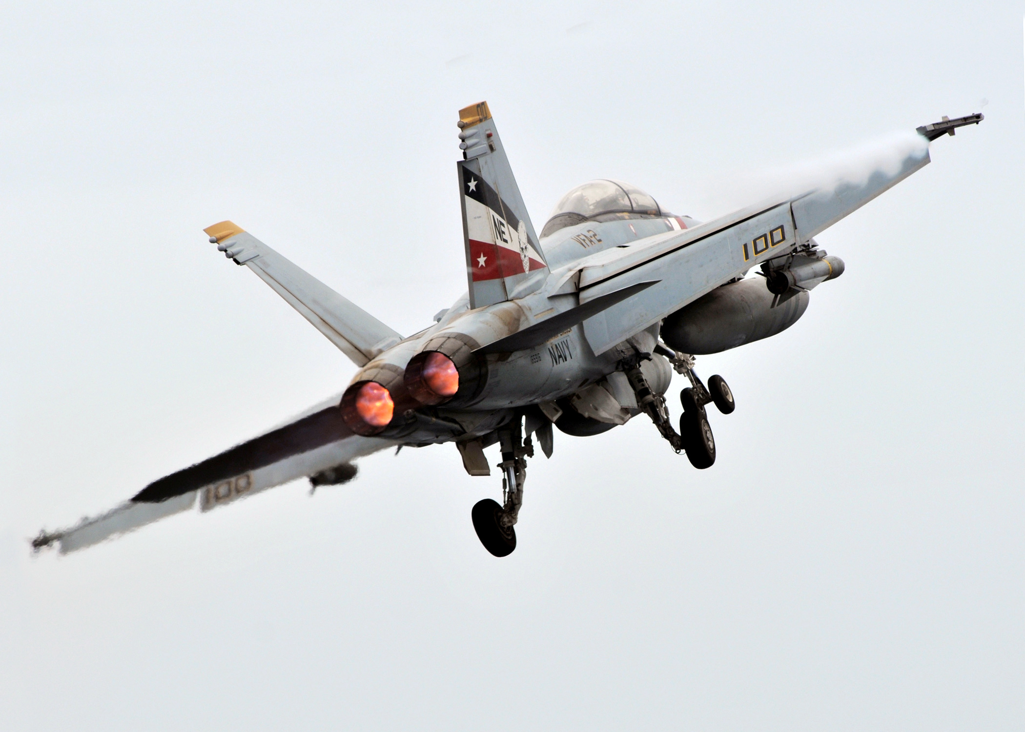 ¿Como quedo el portaaviones abraham lincoln?