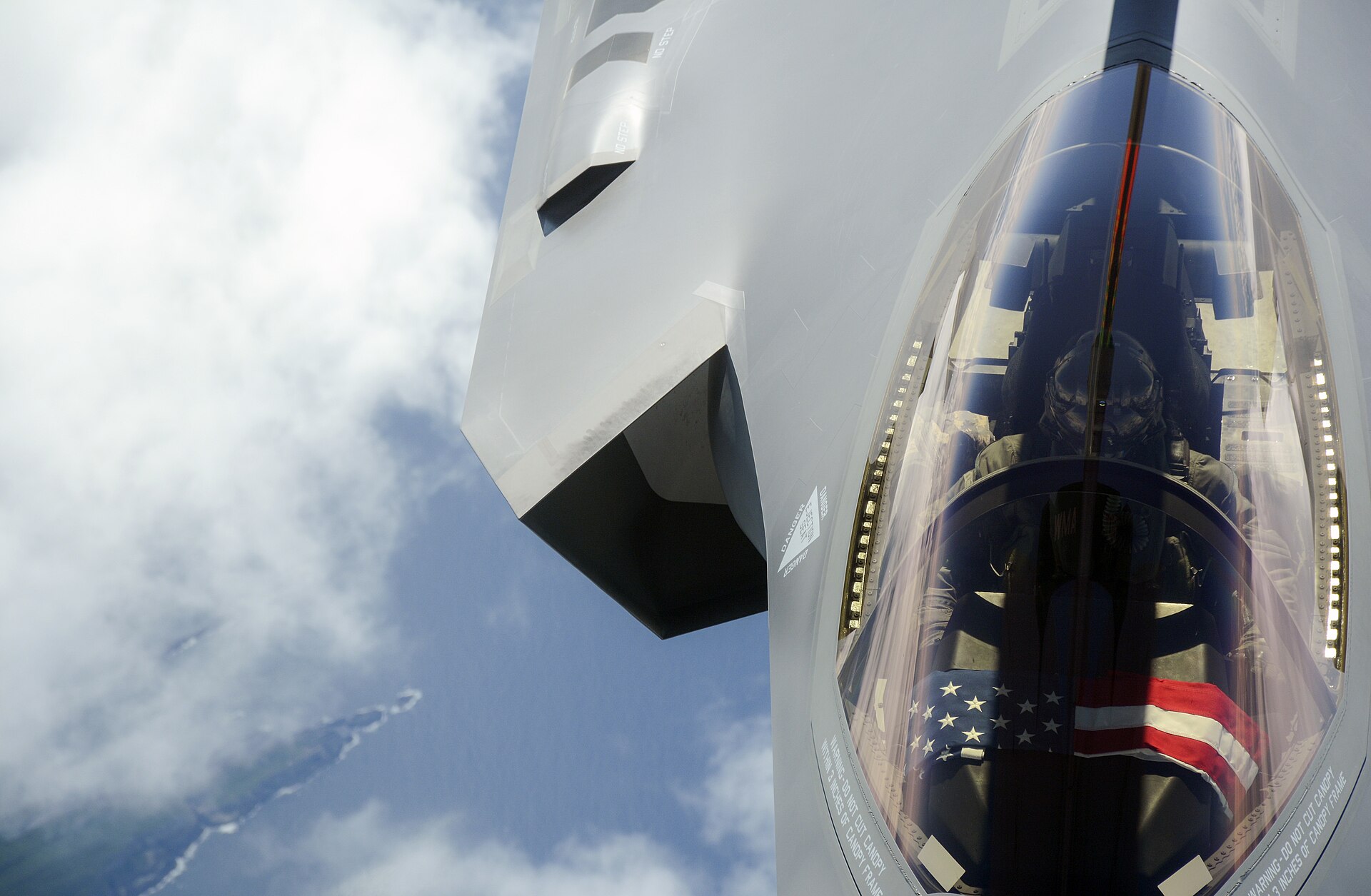 F-35A Lightning II — 70 ARS Refuels F-35As 160713 F-HC633 202