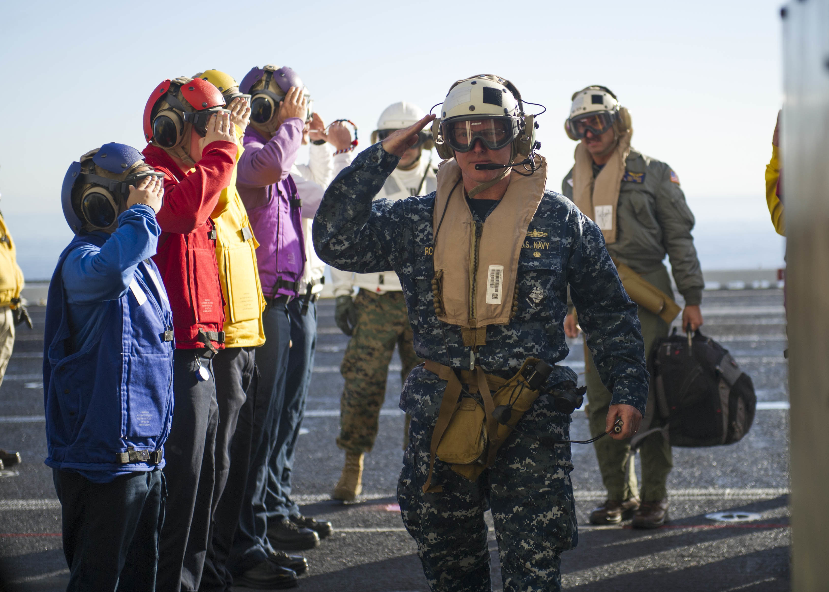 Aeronaves F-35B aterrizan a bordo del USS America (LHA 6), noviembre de 2016