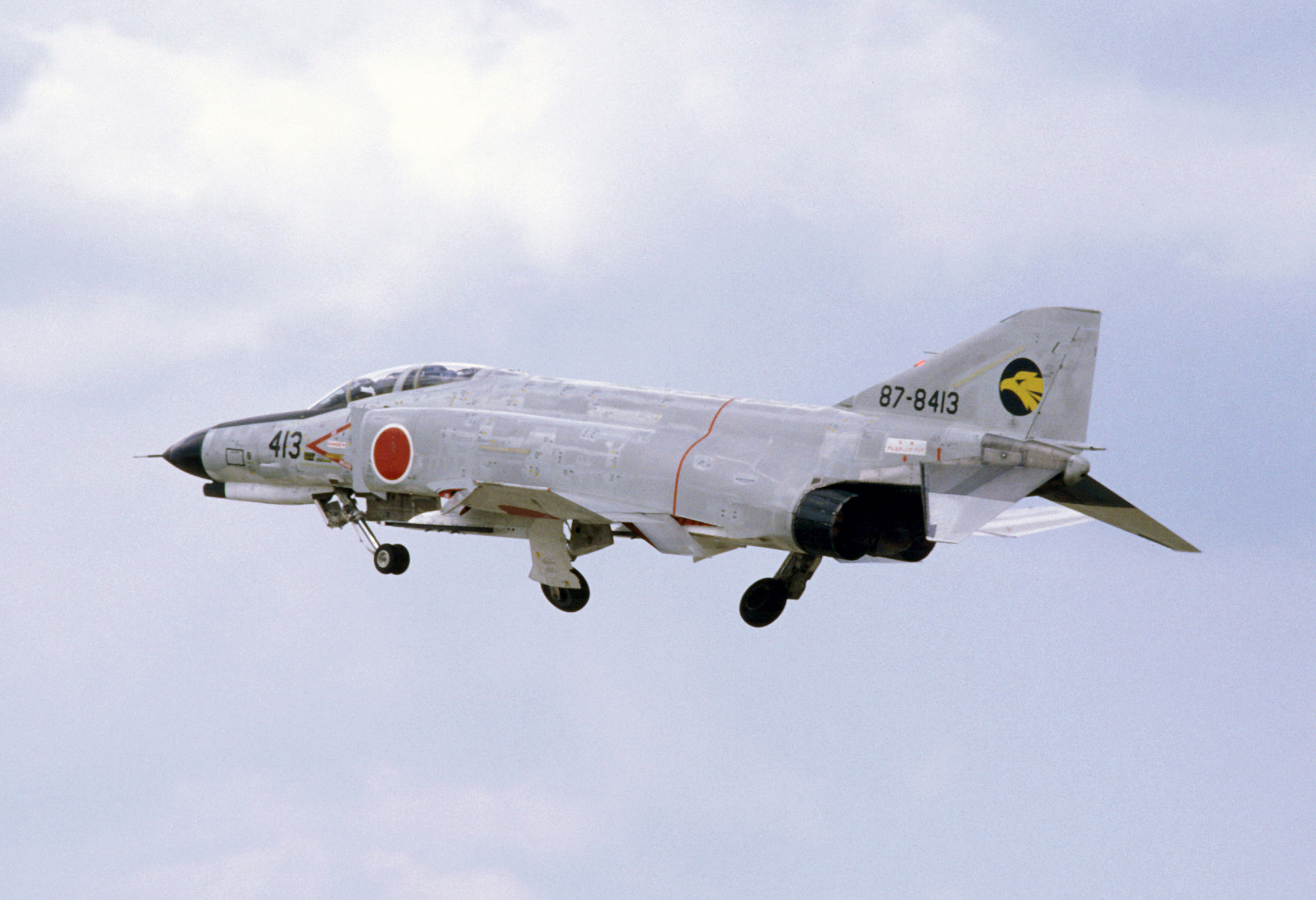 F-4EJ (413) del 306° Squadrone decolla dalla base aerea di Komatsu, 7 aprile 1986
