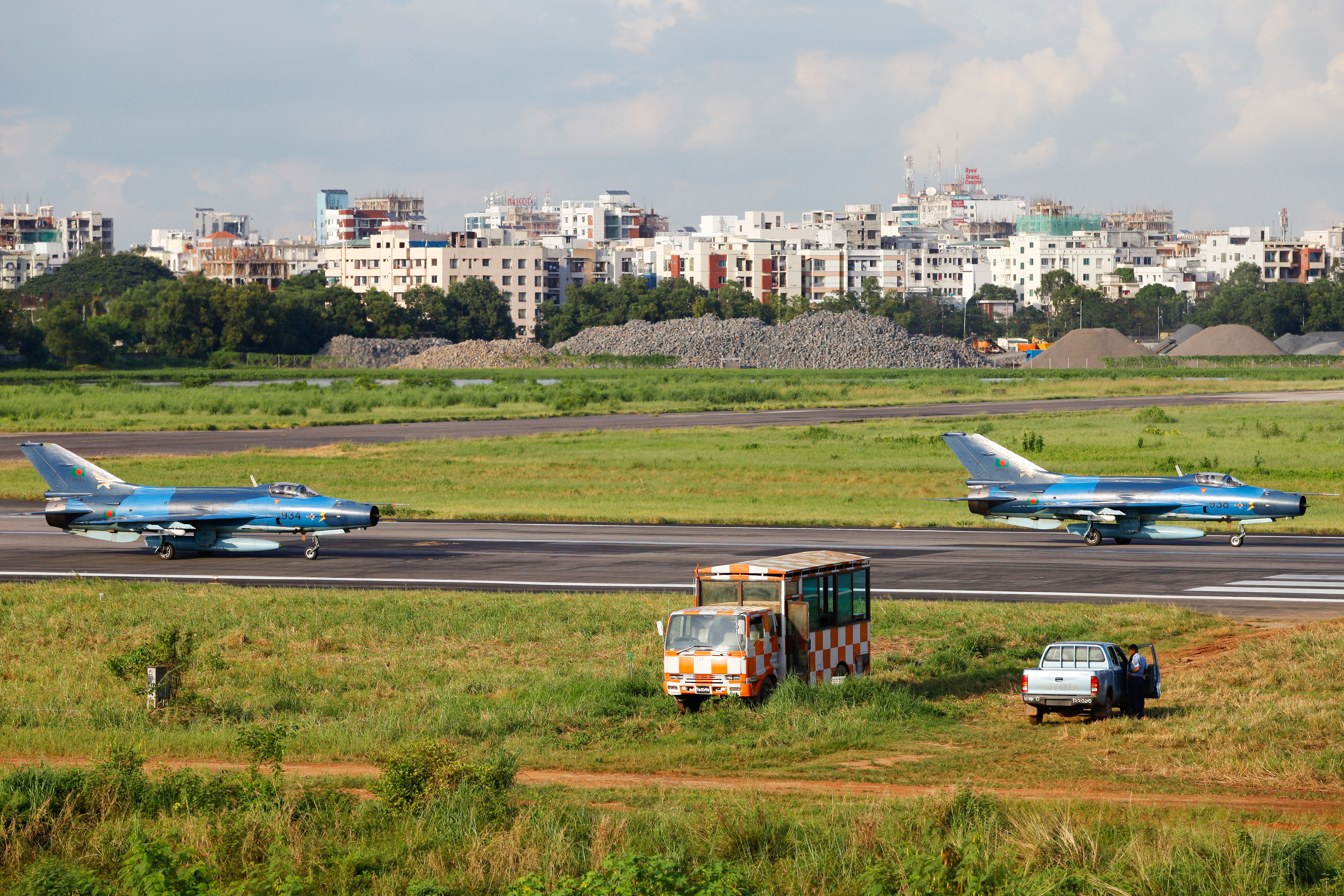 F-7 Air Guard de Bangladesh alineados para despegar