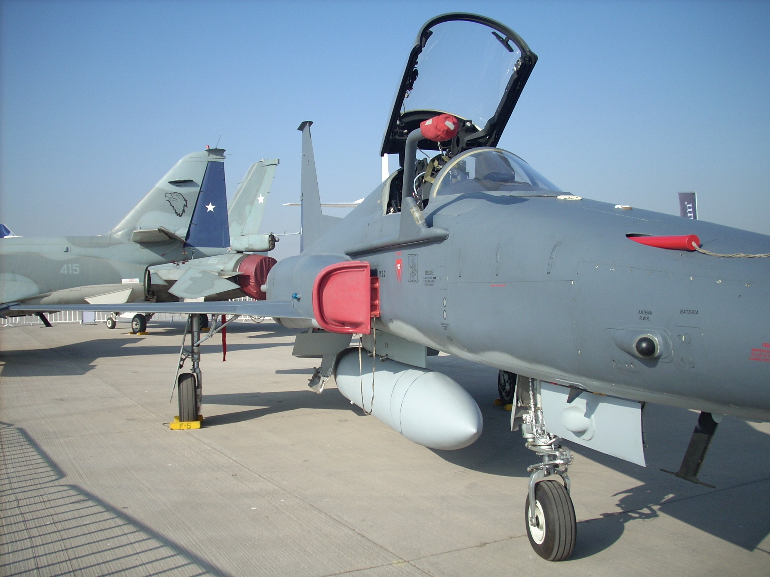 FIDAE 2014 - F-5 Tigre III FA Ch (DSCN 0499)