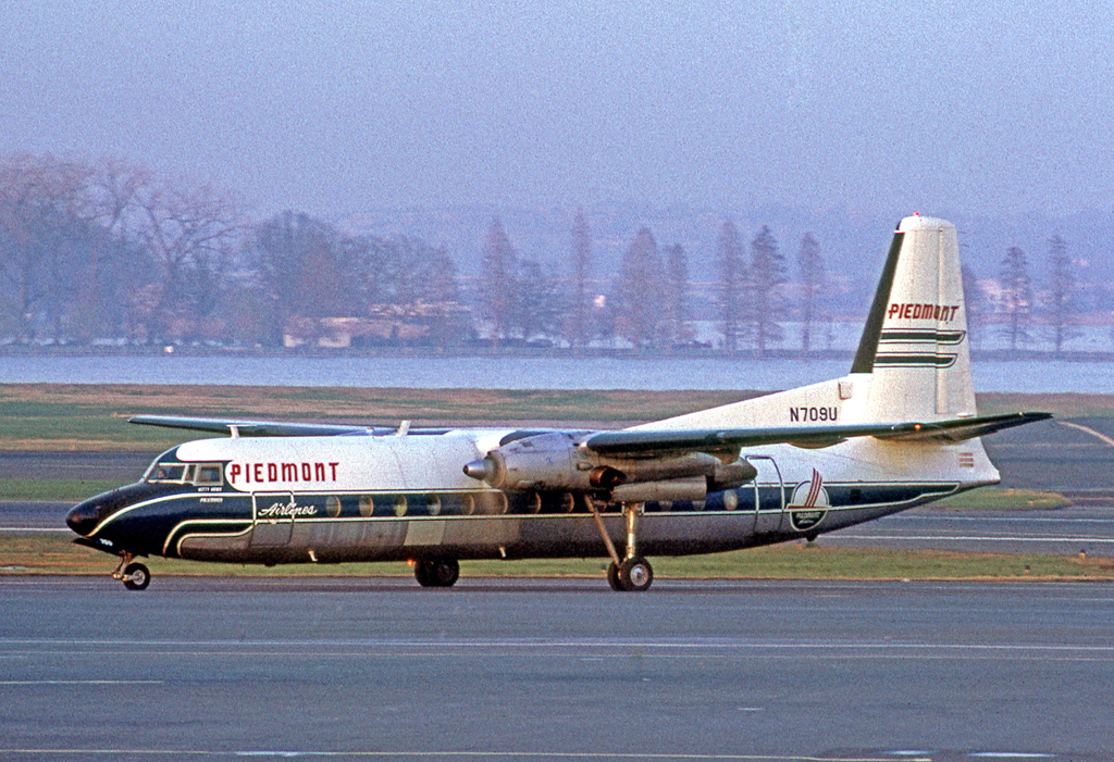 Fairchild FH-227B N709U Piedmont DCA 13 04 72 modificata 2