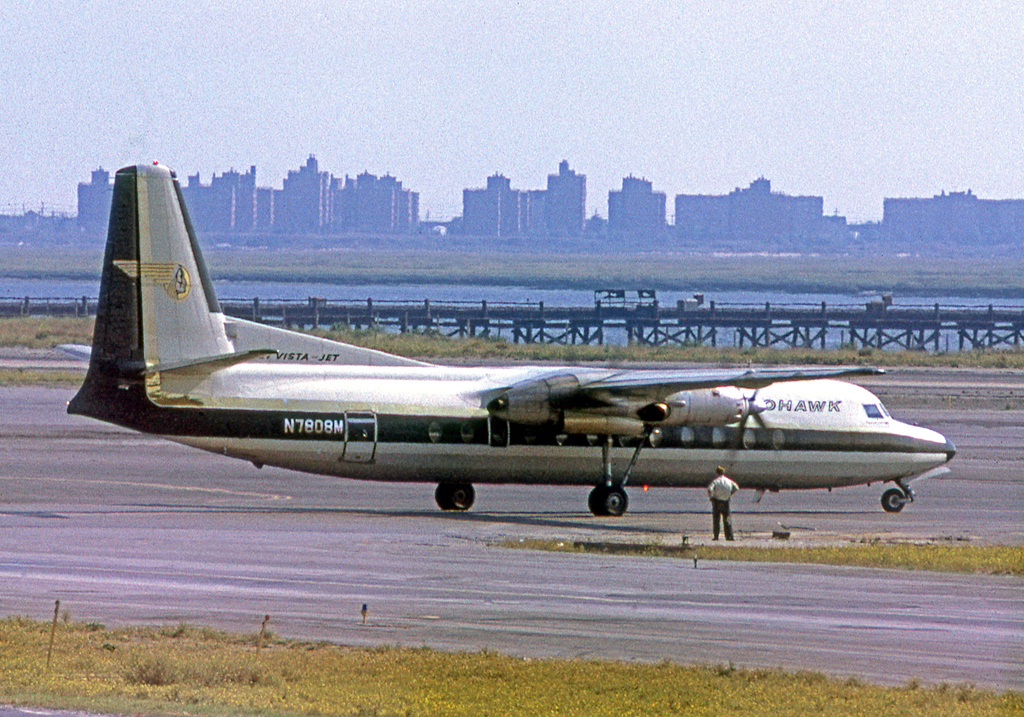 Fairchild FH 227B N7808M Mohawk JFK 17 09 70 modificata 2