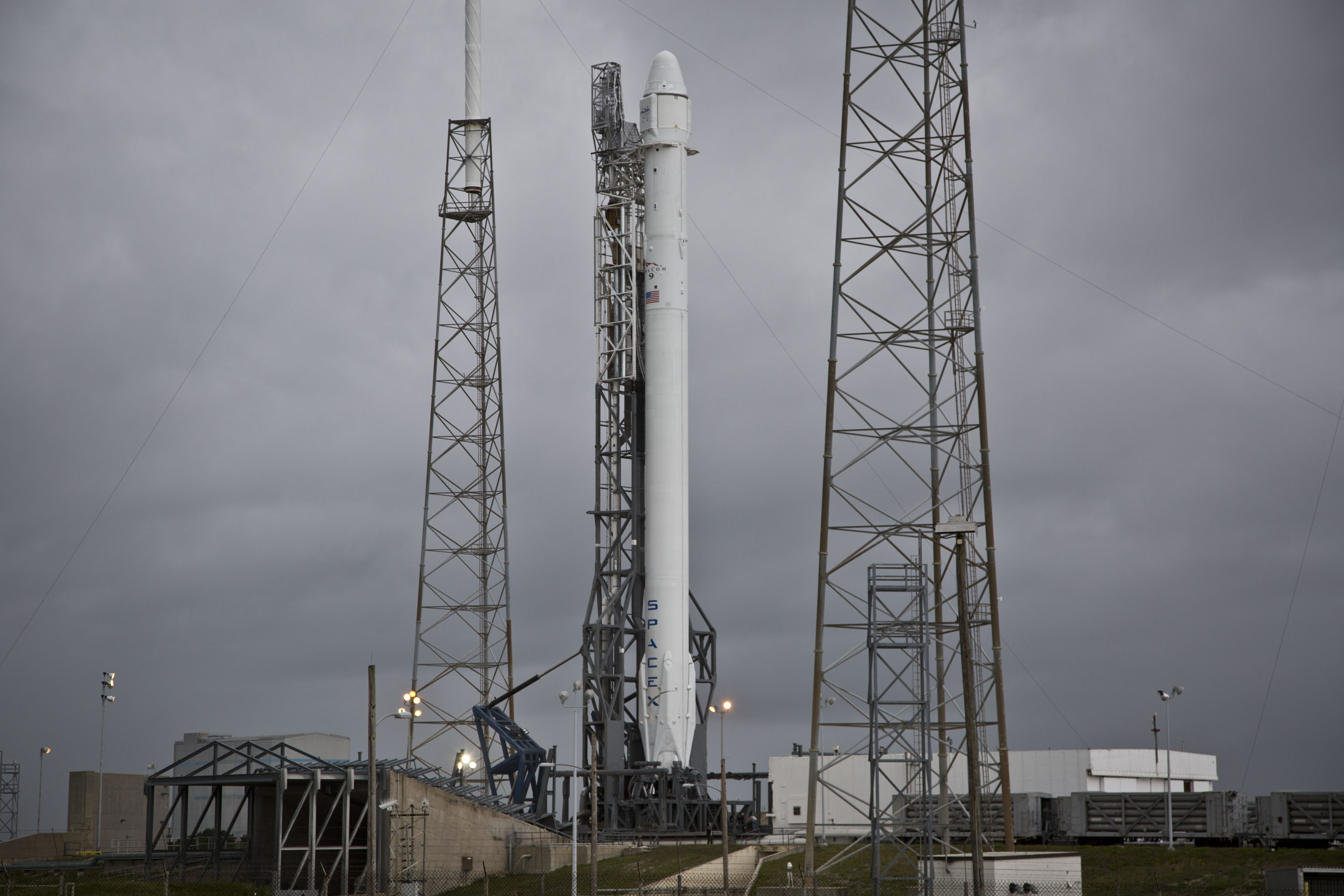 Falcon 9 v1 1 — Space X CRS-3, 17 aprile 2014, sulla rampa di lancio