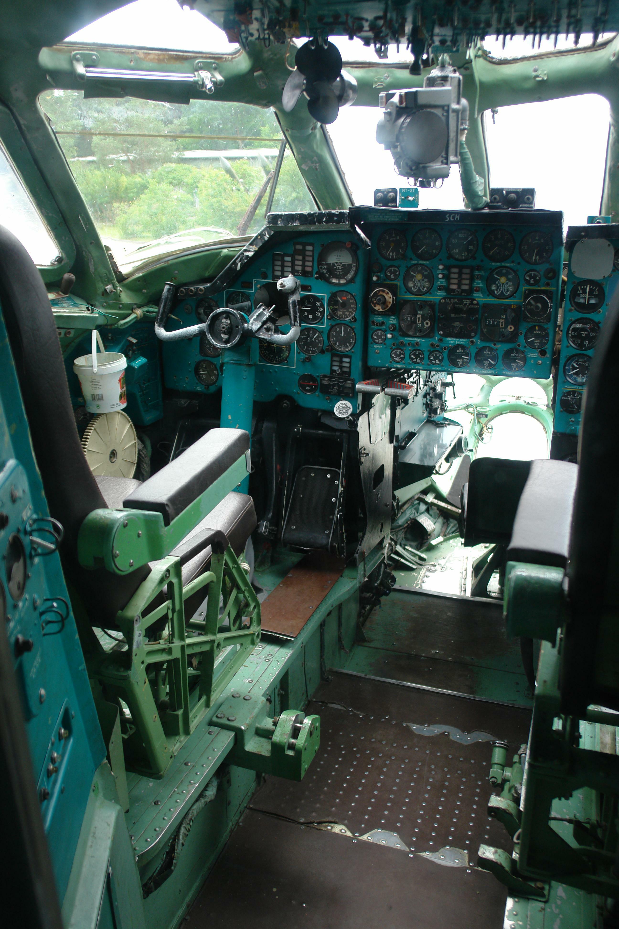 Cabina di pilotaggio del Tu-134 a Finow